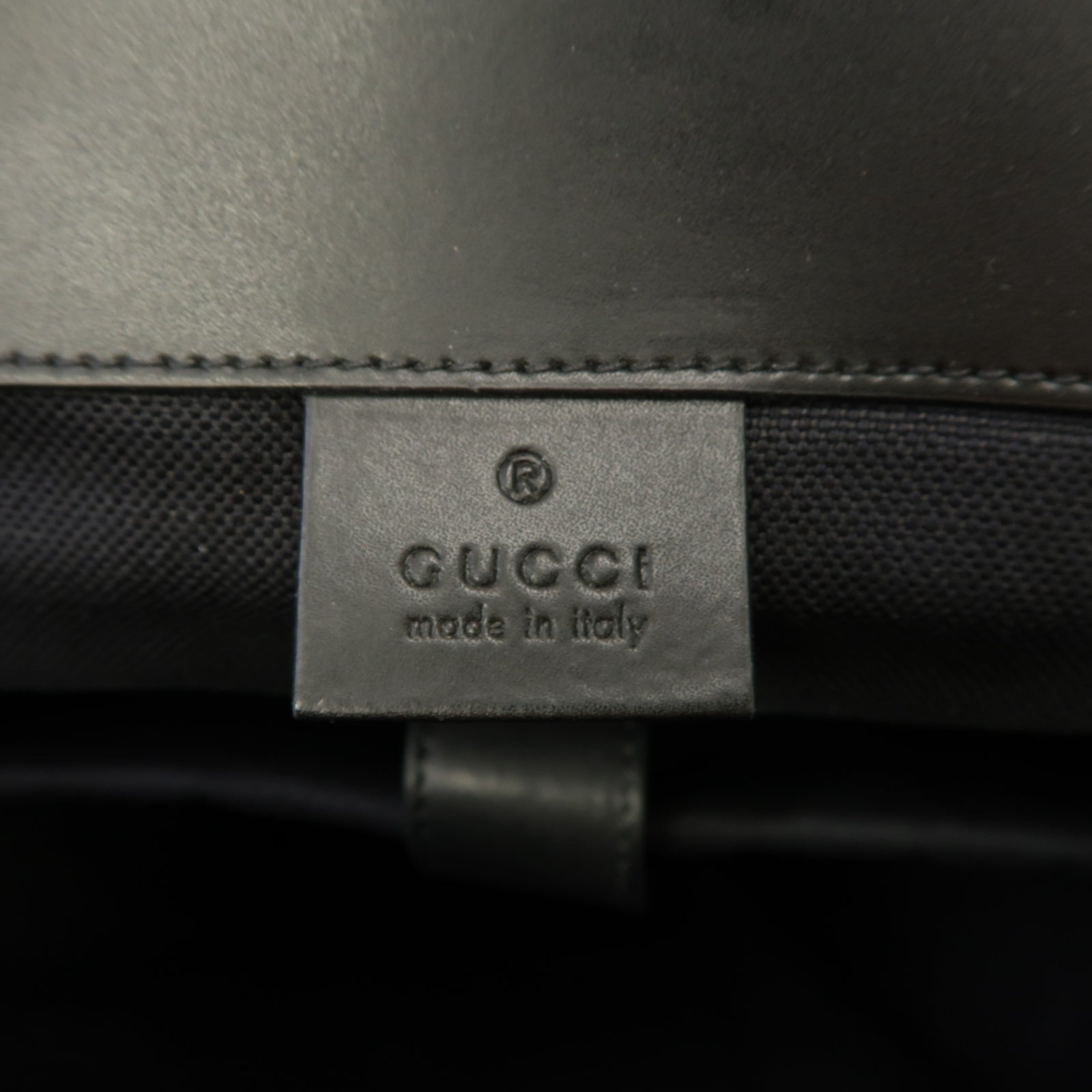 GUCCI 塗層帆布GG Supreme Backpack銀扣背包黑色
