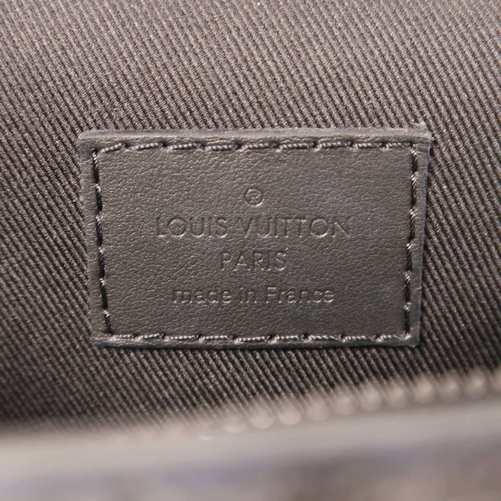 LOUIS VUITTON Monogram Taurillon Steamer Wearable Wallet扣肩背袋