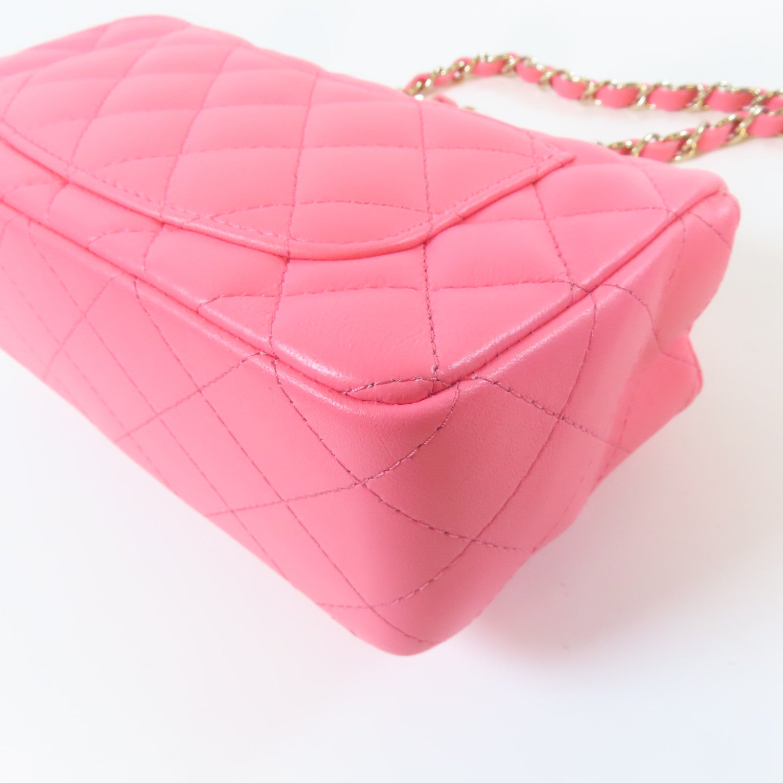 CHANEL 菱格牛皮皮革Chain Shoulder金扣鏈帶肩背袋粉紅色