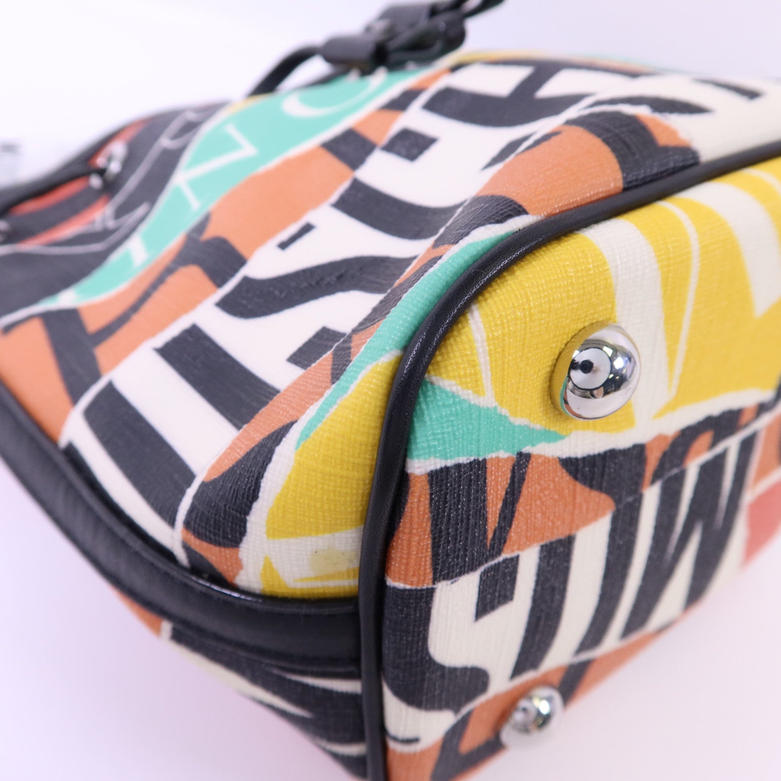 MOSCHINO 塗層帆布Handbag銀扣肩背袋