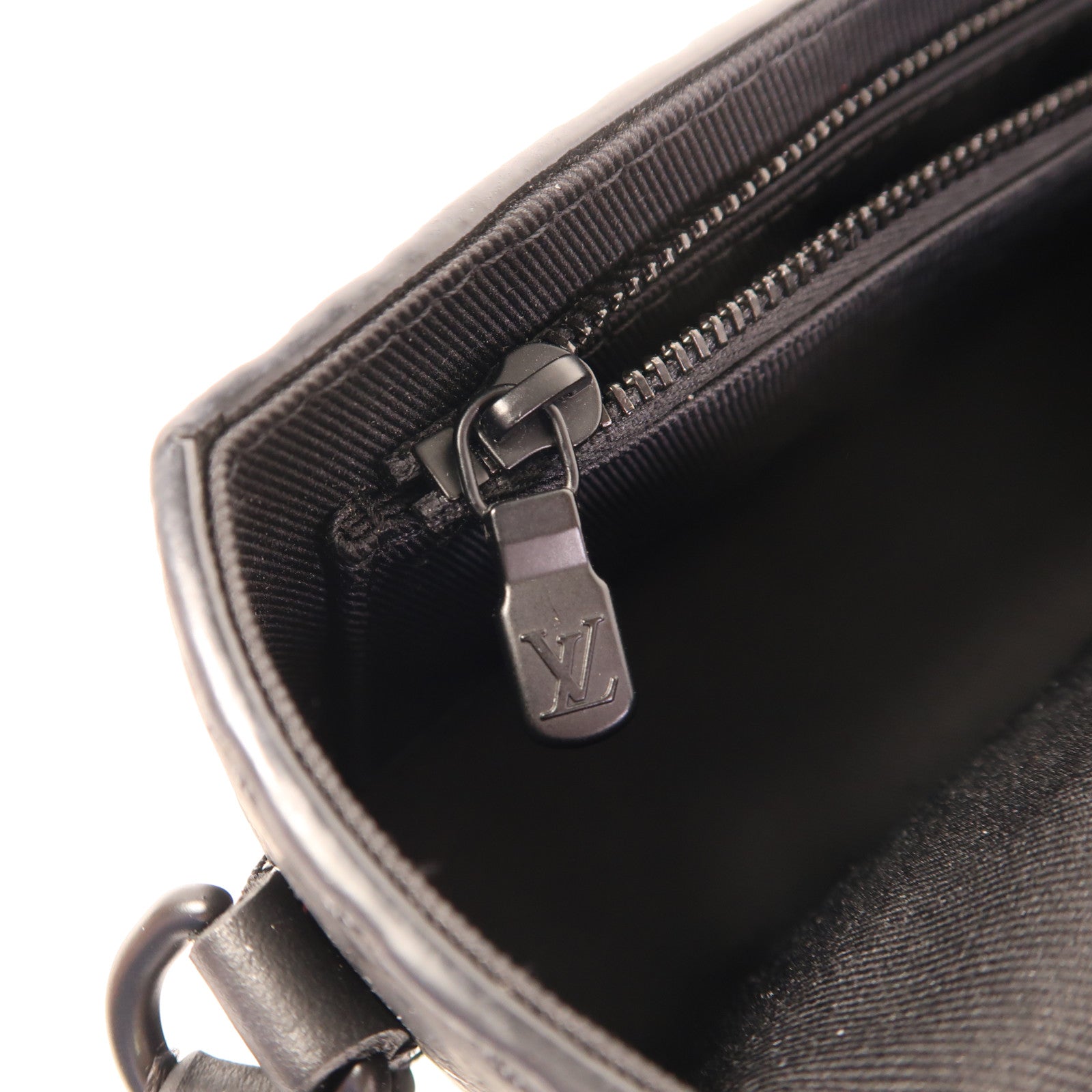 LOUIS VUITTON Monogram Taurillon Steamer Wearable Wallet扣肩背袋