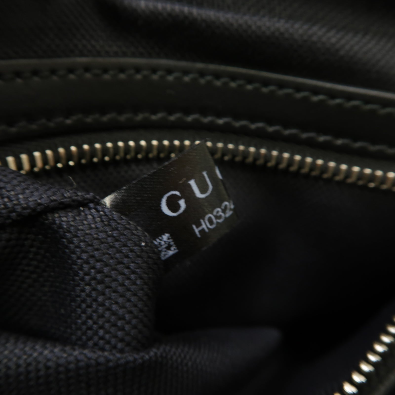 GUCCI 塗層帆布GG Supreme Backpack銀扣背包黑色