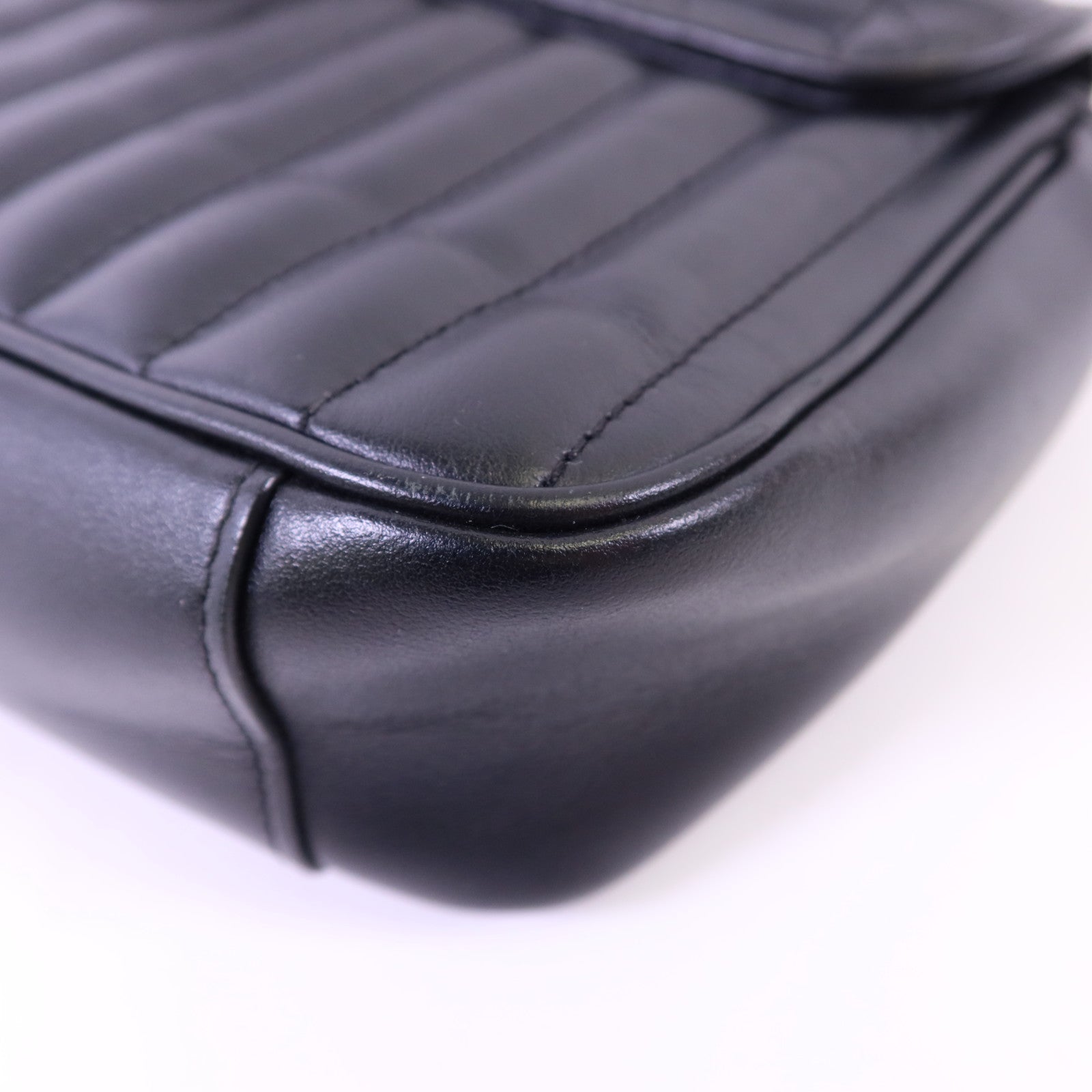 GUCCI 牛皮皮革GG Marmont Shoulder Bag銀扣鏈帶肩背袋
