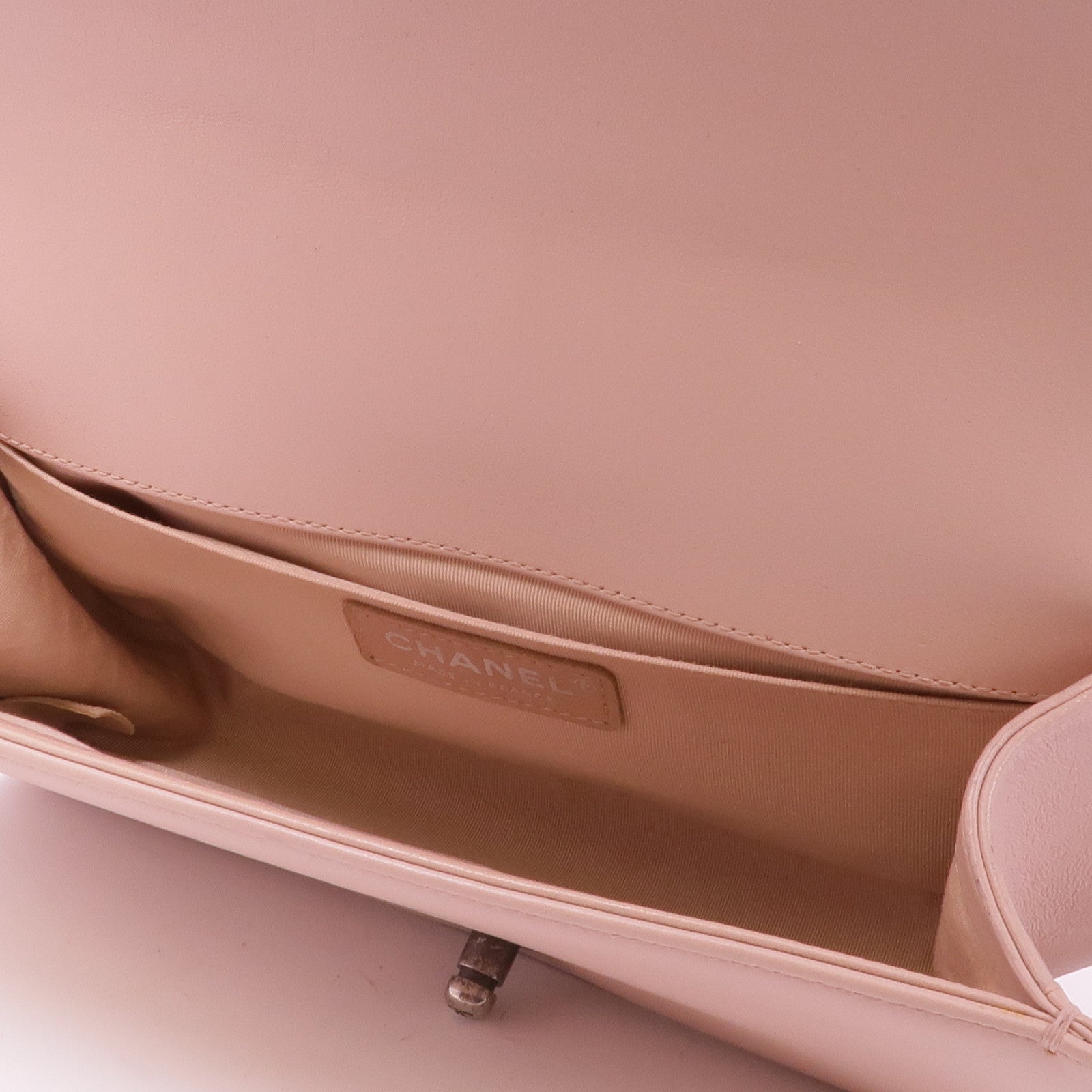 CHANEL 皮革Boy 25銀扣鏈帶肩背袋