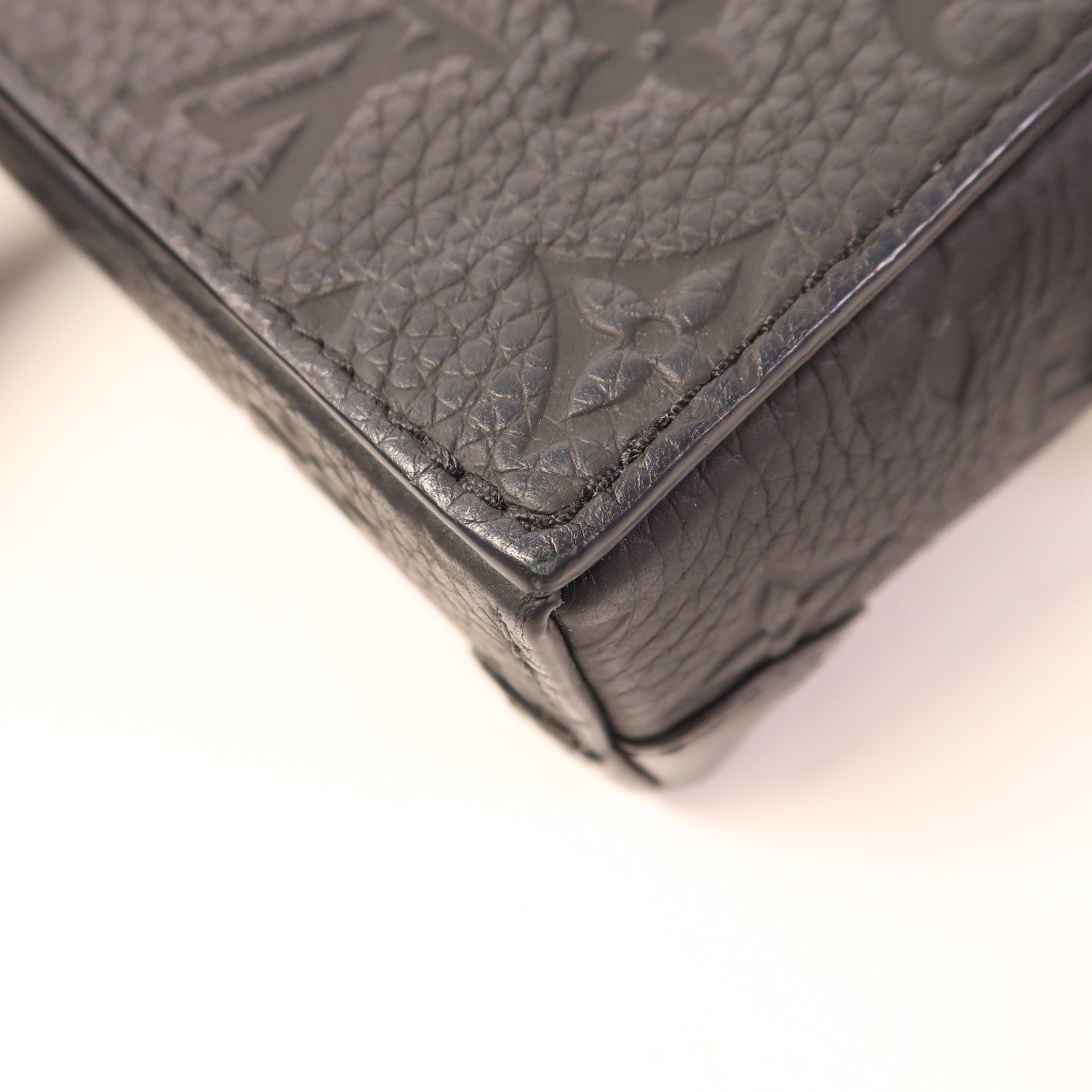 LOUIS VUITTON Monogram Taurillon Steamer Wearable Wallet扣肩背袋
