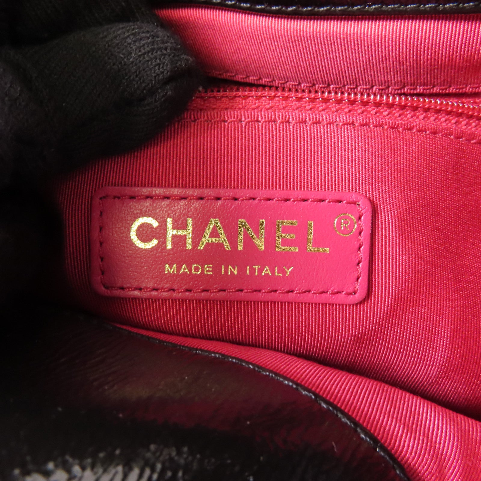 CHANEL 漆皮皮革Drawstring Bag金扣鏈帶肩背袋