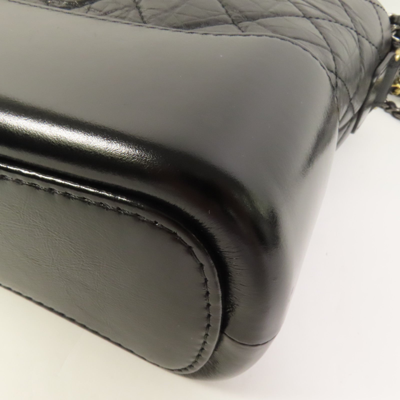 CHANEL 牛皮皮革Gabrielle Medium鏈帶肩背袋