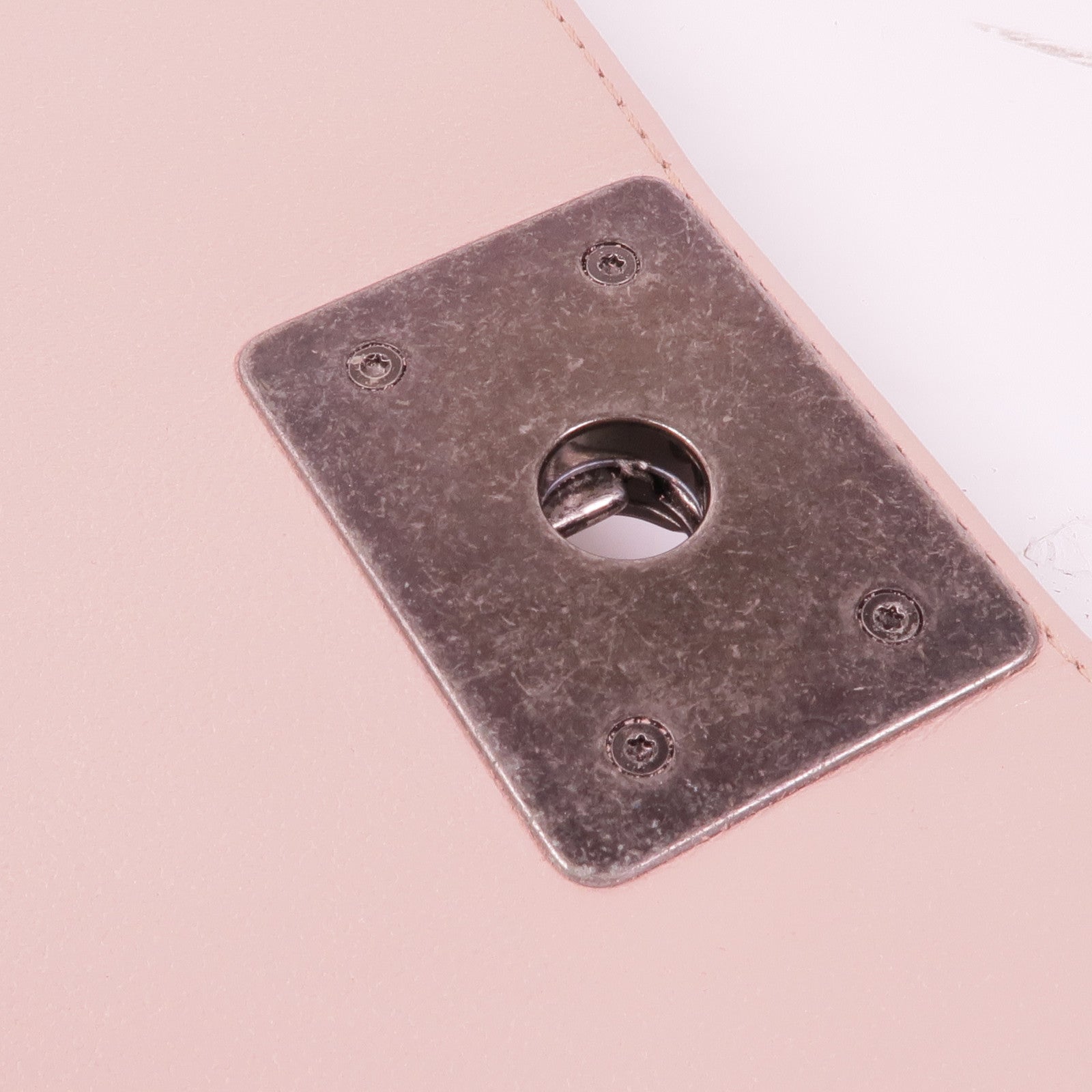 CHANEL 皮革Boy 25銀扣鏈帶肩背袋