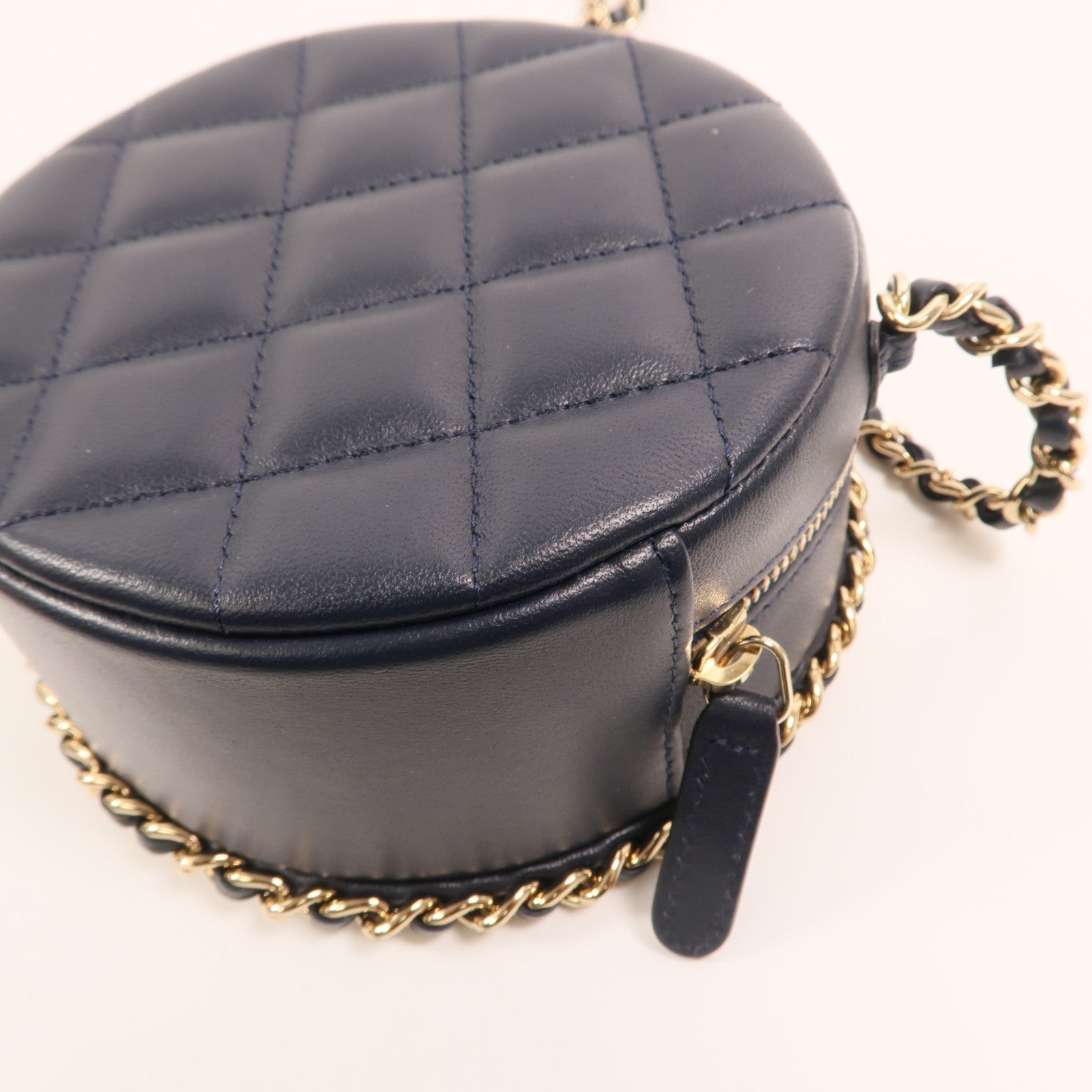 CHANEL 羊皮皮革Round Chain Bag金扣鏈帶肩背袋