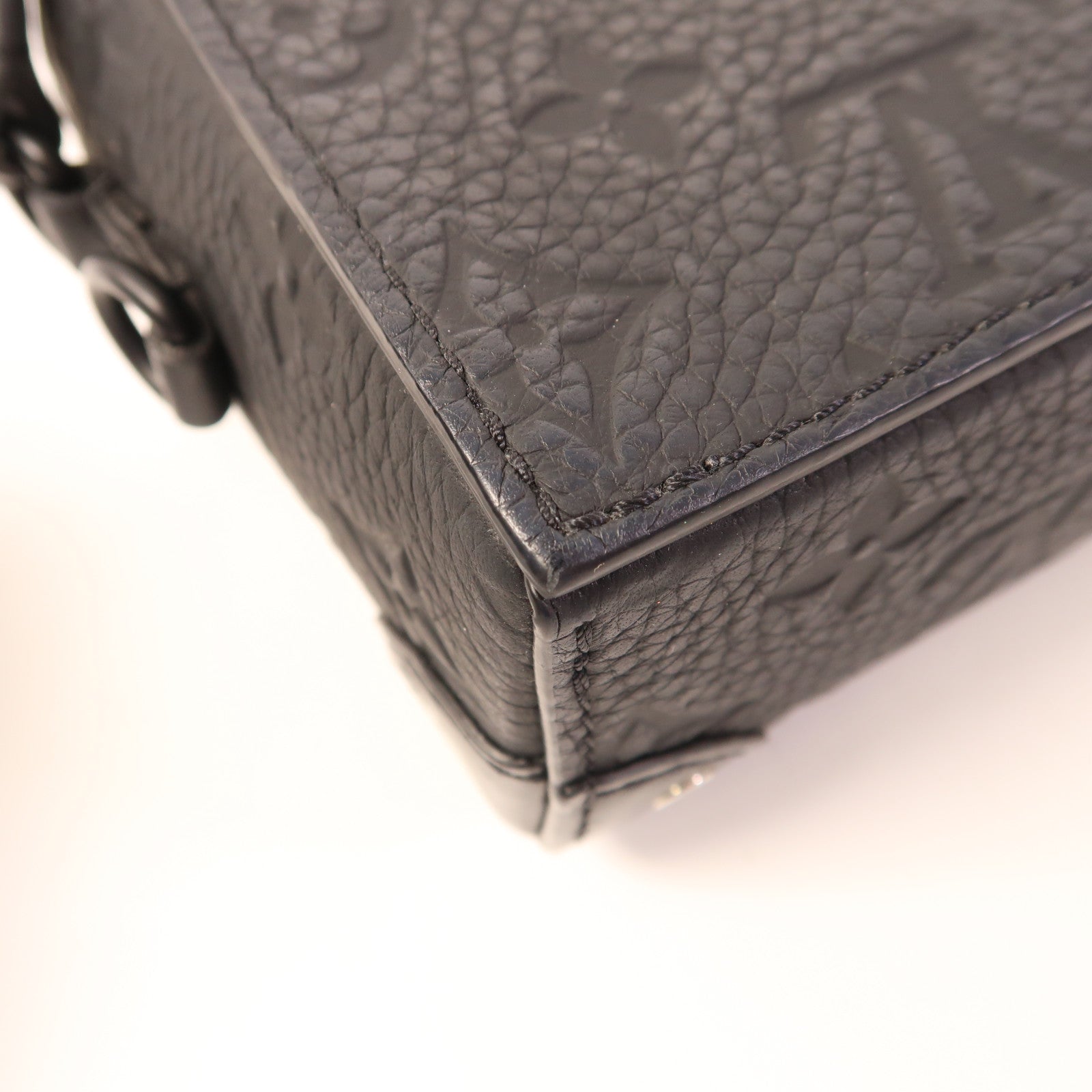 LOUIS VUITTON Monogram Taurillon Steamer Wearable Wallet扣肩背袋