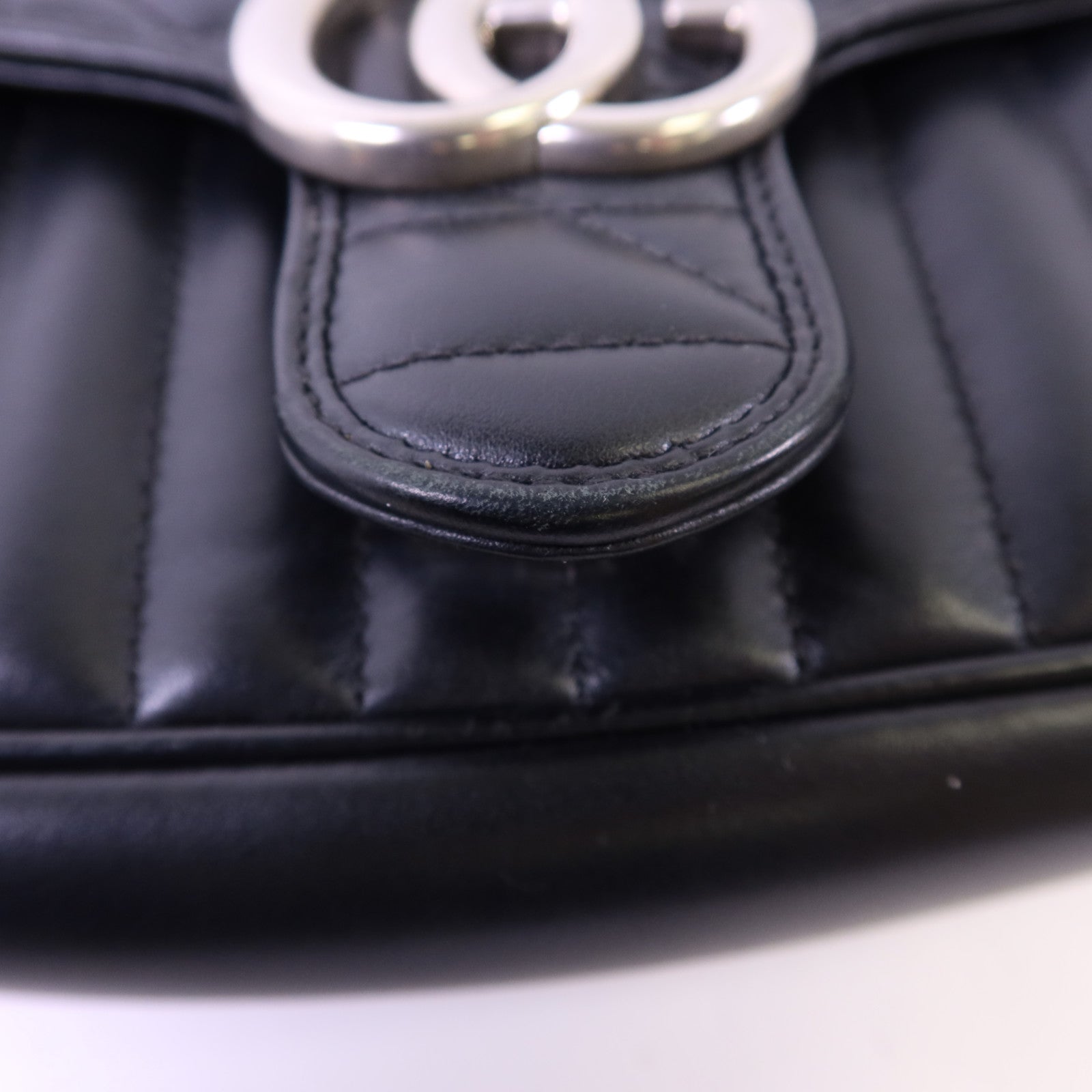 GUCCI 牛皮皮革GG Marmont Shoulder Bag銀扣鏈帶肩背袋
