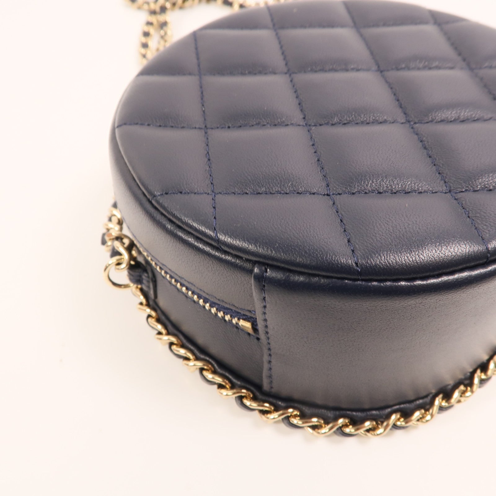 CHANEL 羊皮皮革Round Chain Bag金扣鏈帶肩背袋