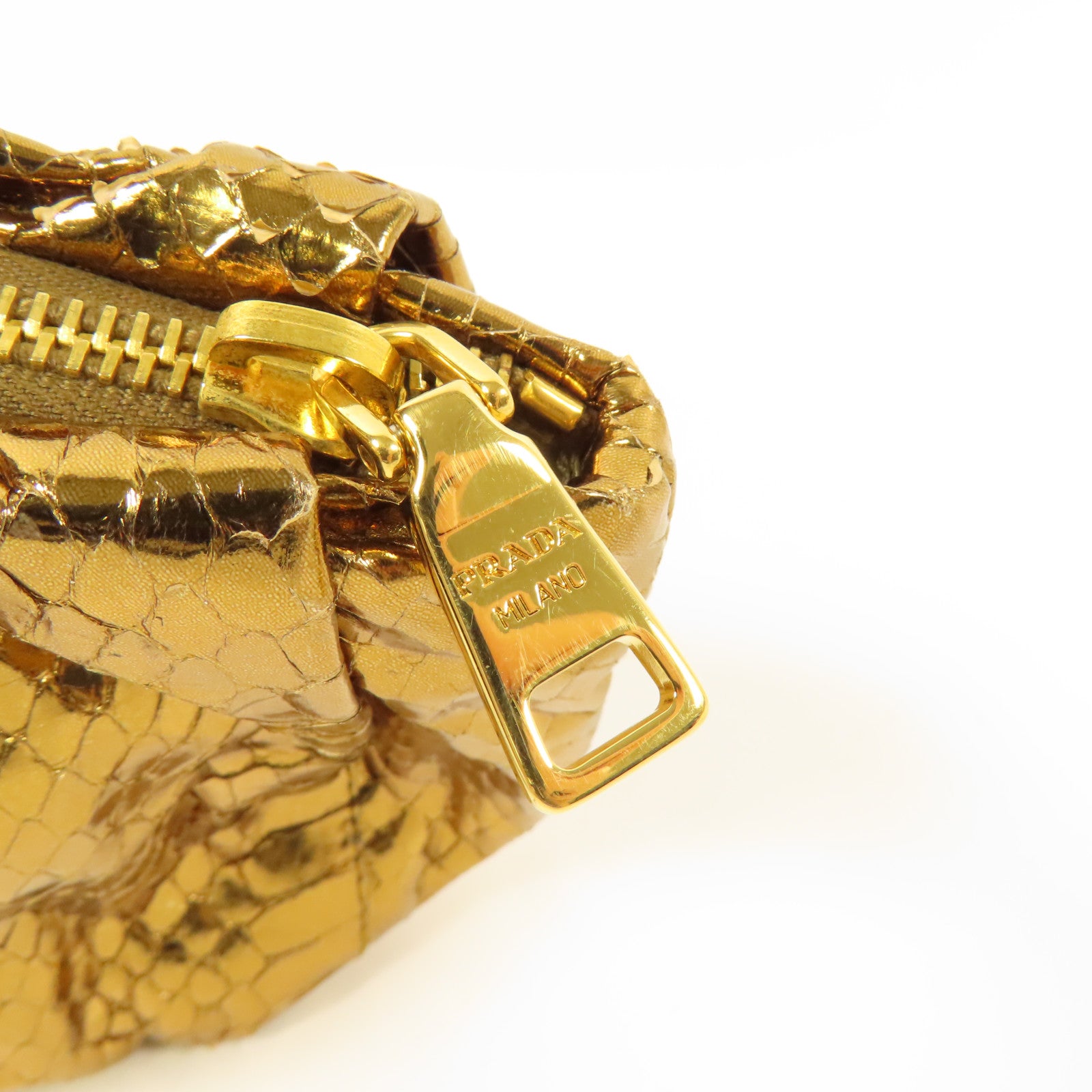 PRADA 蛇皮皮革Pouch金扣手拿包