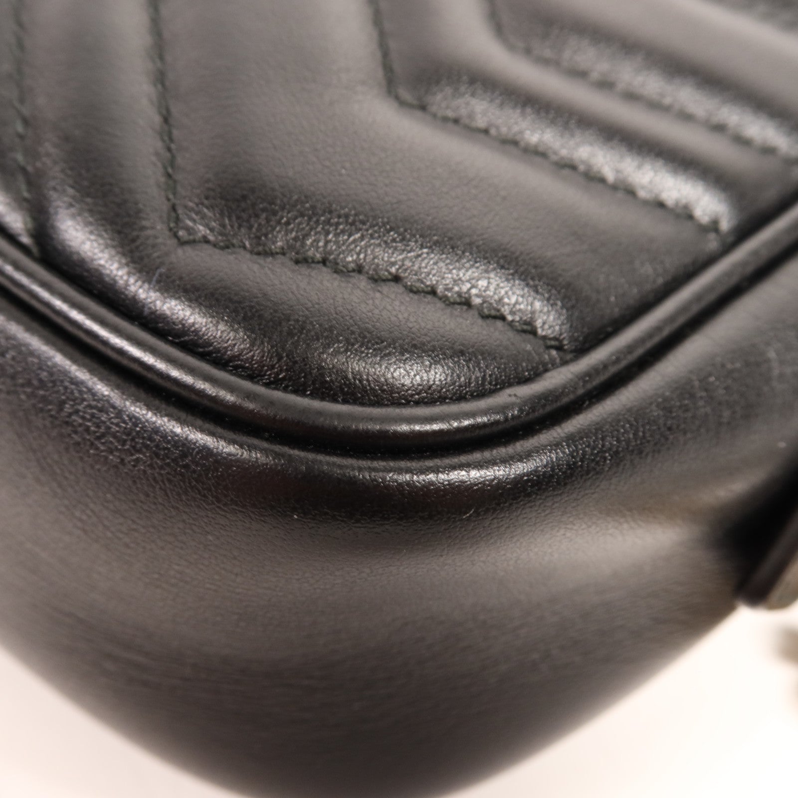 GUCCI 牛皮皮革GG Marmont金扣肩背袋