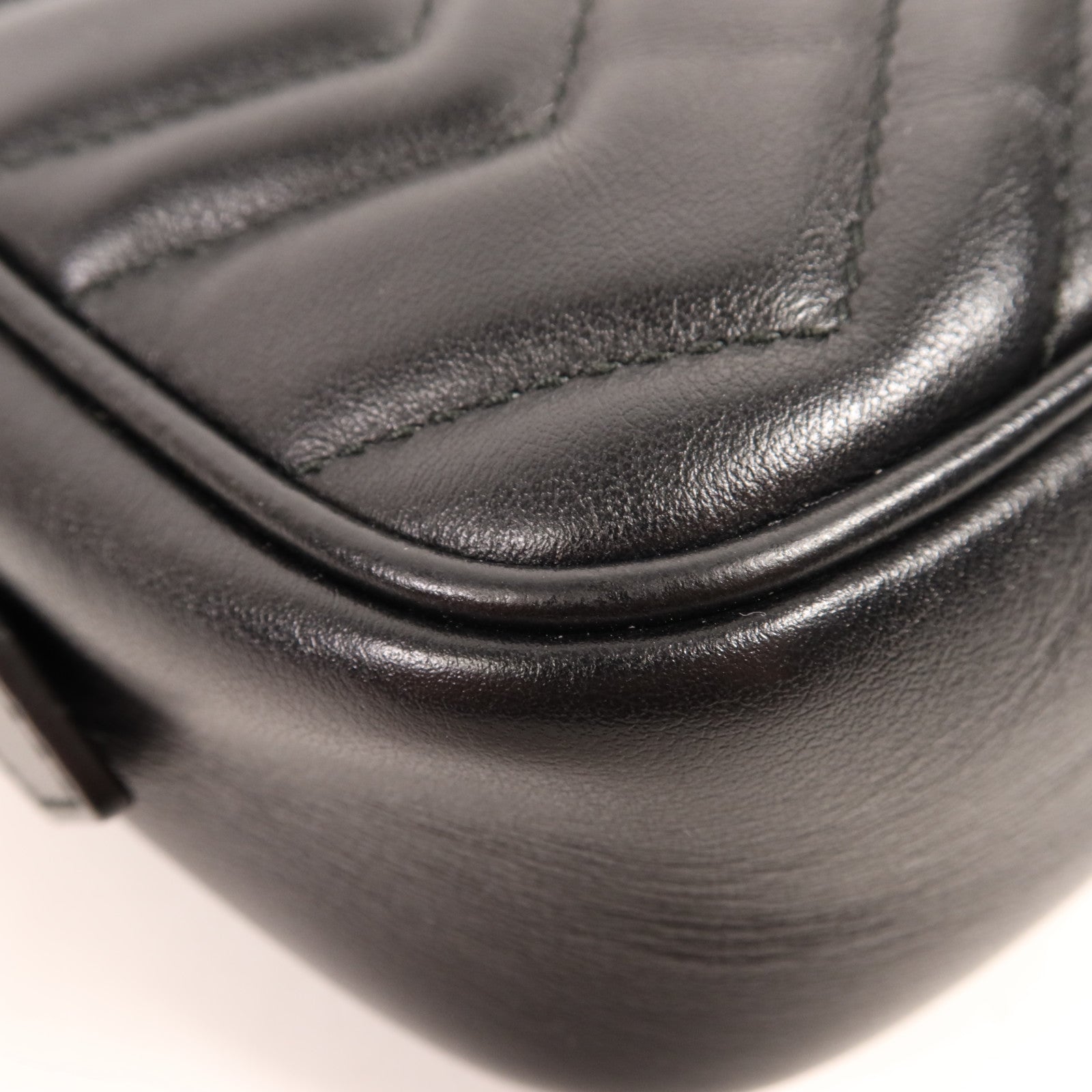 GUCCI 牛皮皮革GG Marmont金扣肩背袋