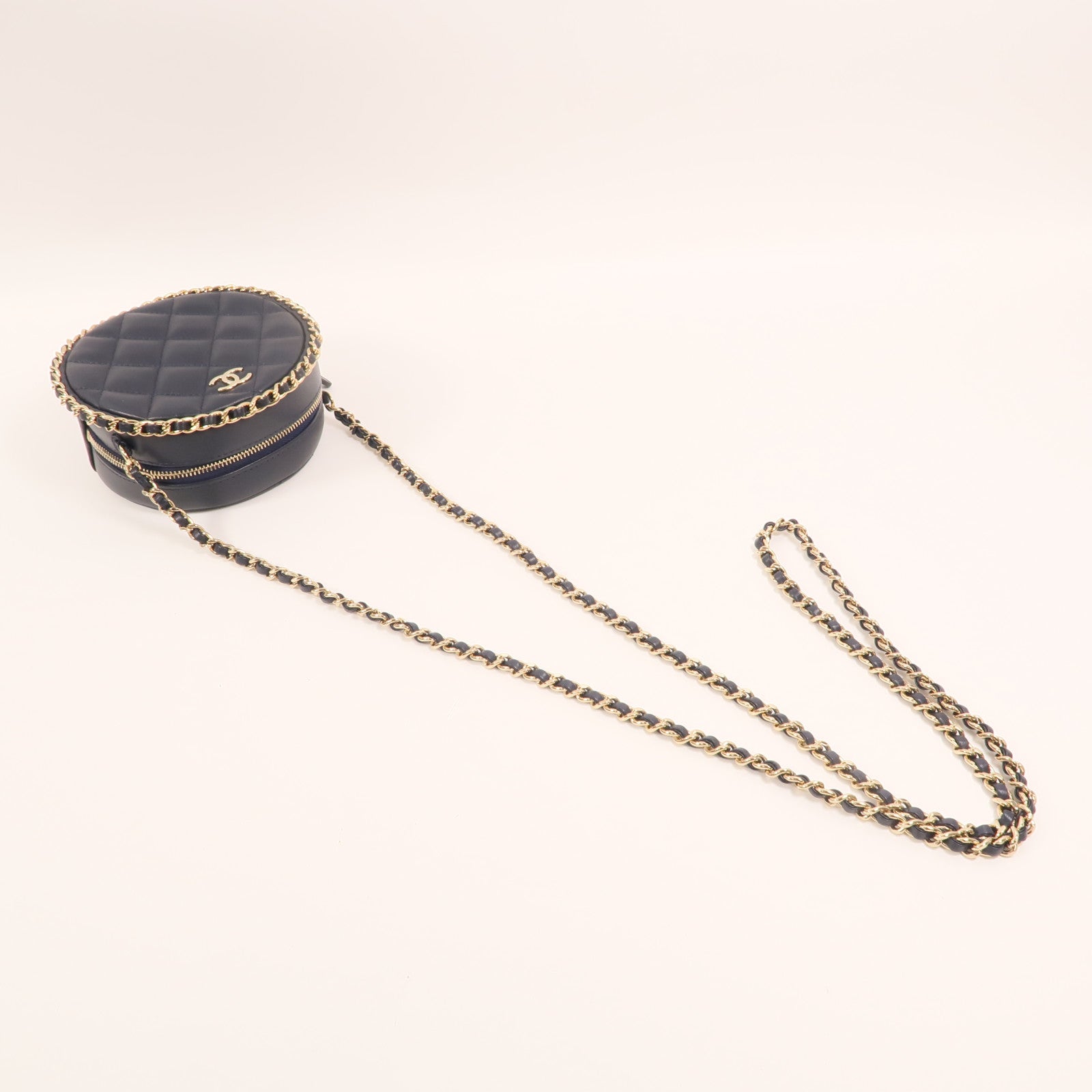 CHANEL 羊皮皮革Round Chain Bag金扣鏈帶肩背袋