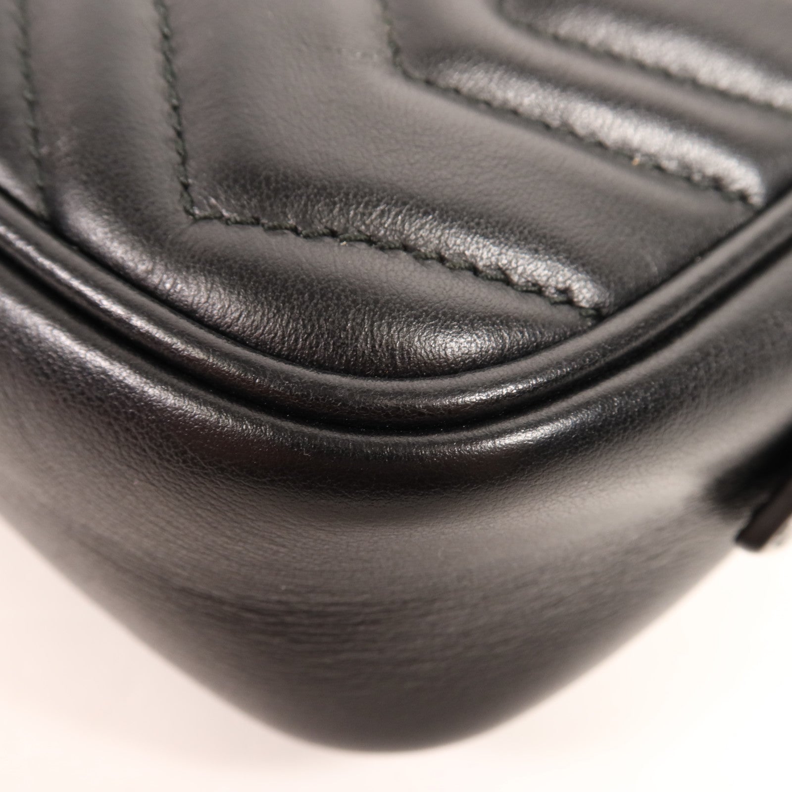 GUCCI 牛皮皮革GG Marmont金扣肩背袋