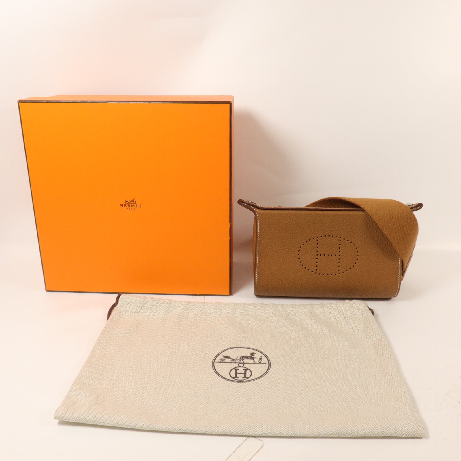 HERMES Togo皮革Videpoches肩背袋Gold