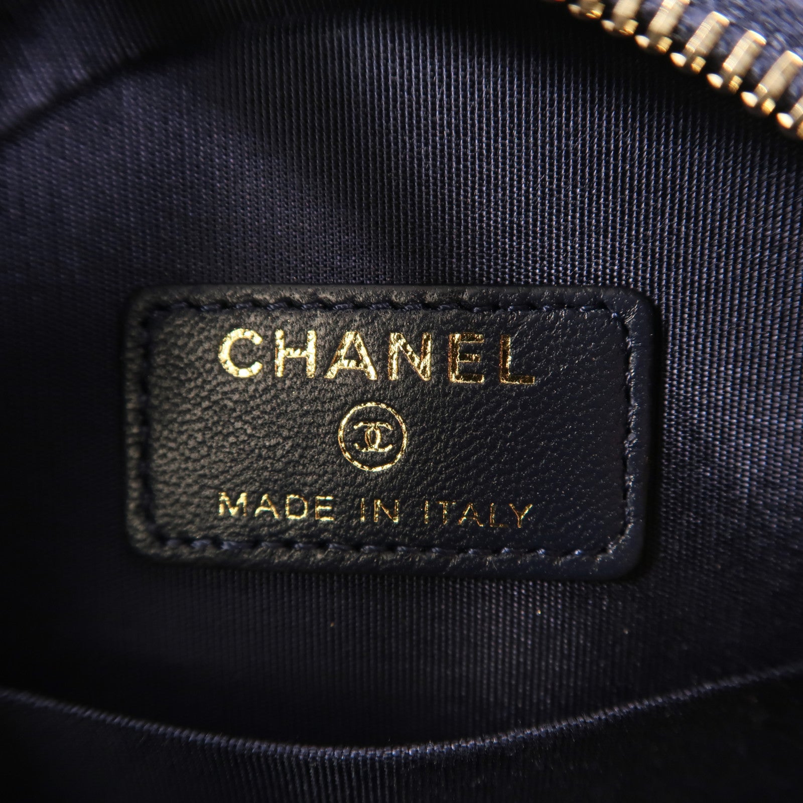 CHANEL 羊皮皮革Round Chain Bag金扣鏈帶肩背袋