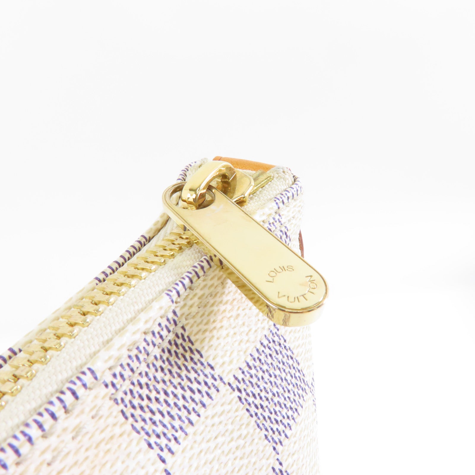 LOUIS VUITTON Damier Azur Saleya MM金扣肩背袋米色