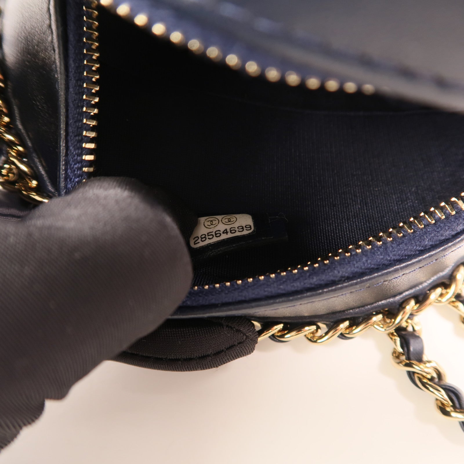 CHANEL 羊皮皮革Round Chain Bag金扣鏈帶肩背袋