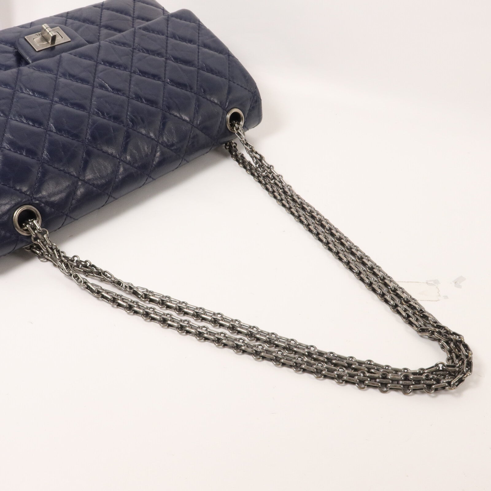CHANEL 牛皮皮革2.55 Medium鏈帶肩背袋