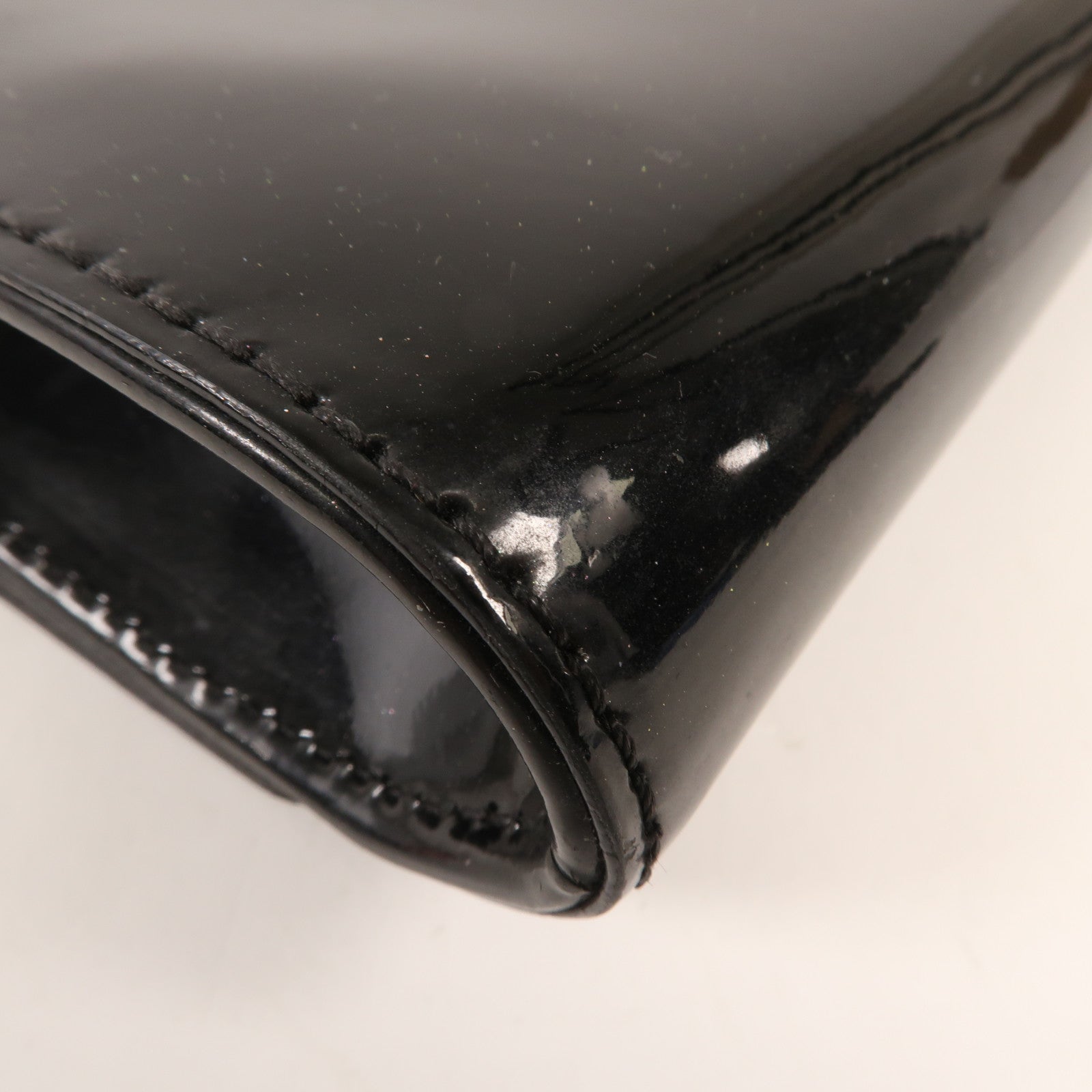 LOUIS VUITTON Vernis Louise MM金扣鏈帶肩背袋