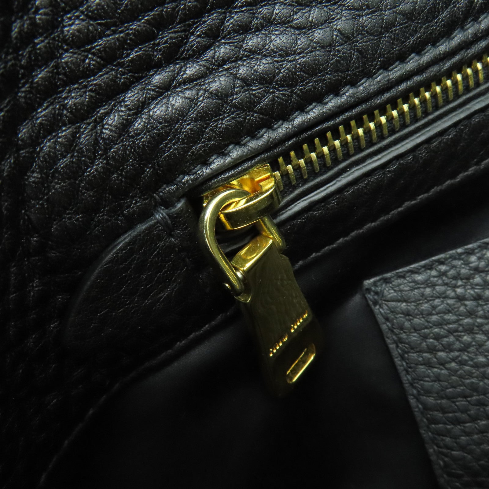Miu Miu 牛皮皮革2way Shoulder Bag金扣手挽肩背兩用袋黒色