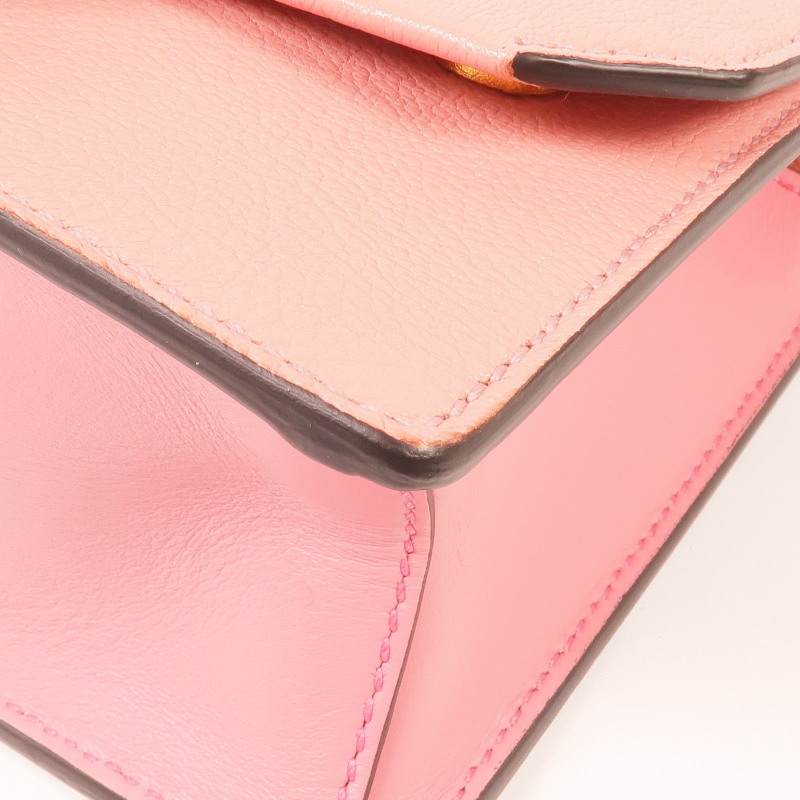 Miu Miu 山羊皮皮革Shoulder Bag金扣肩背袋