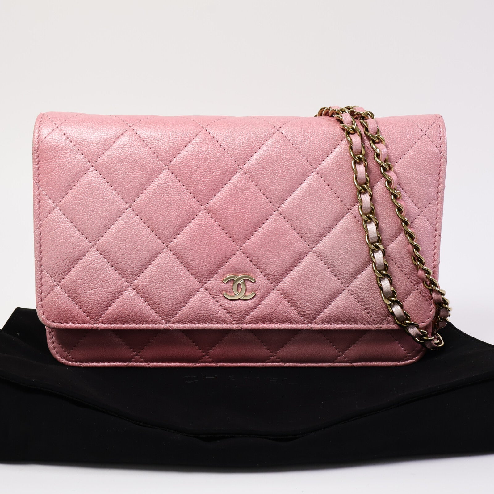 CHANEL 【激減優惠】牛皮皮革WOC Wallet On Chain鏈帶肩背袋