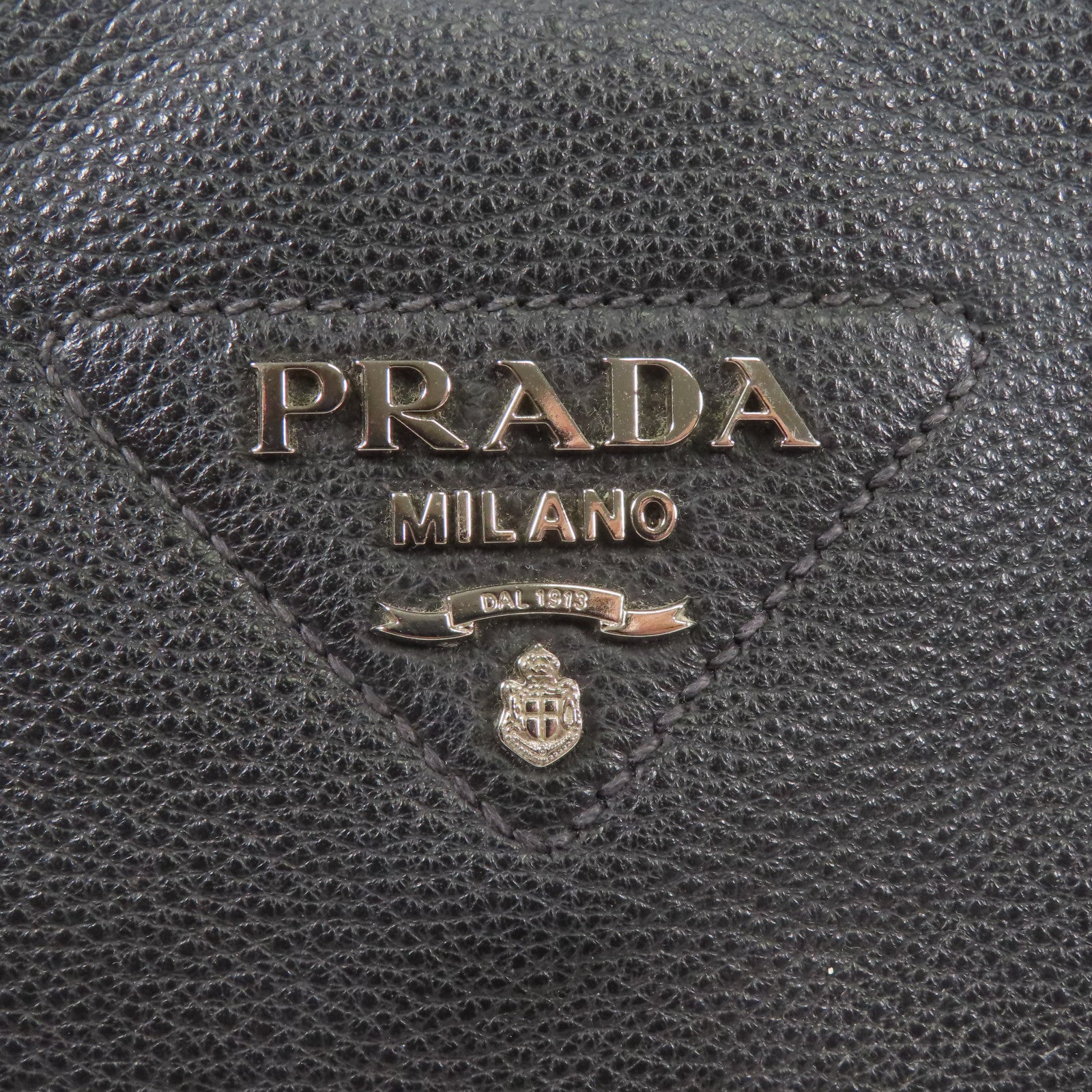 PRADA 皮革Shoulder Bag銀扣肩背袋