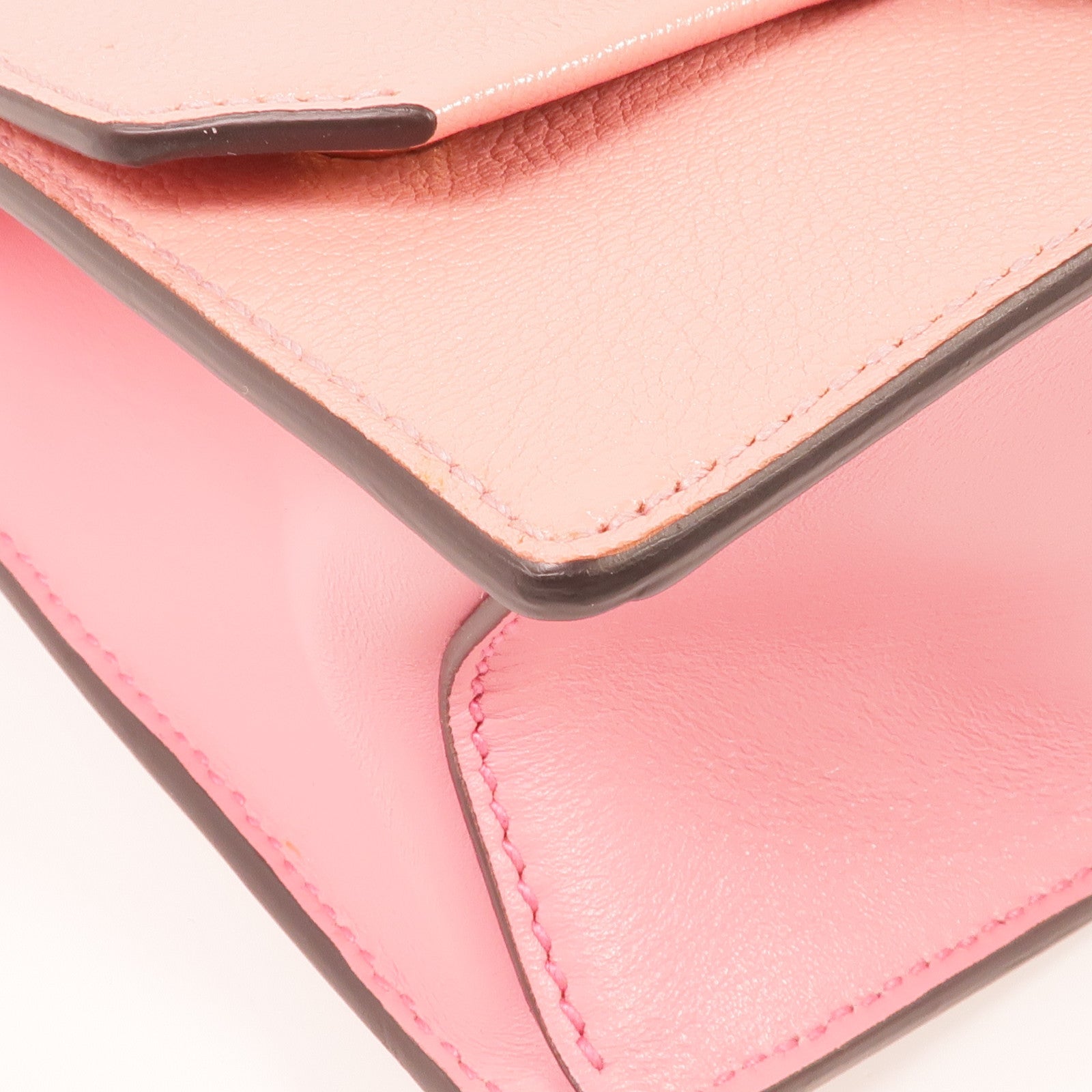 Miu Miu 山羊皮皮革Shoulder Bag金扣肩背袋