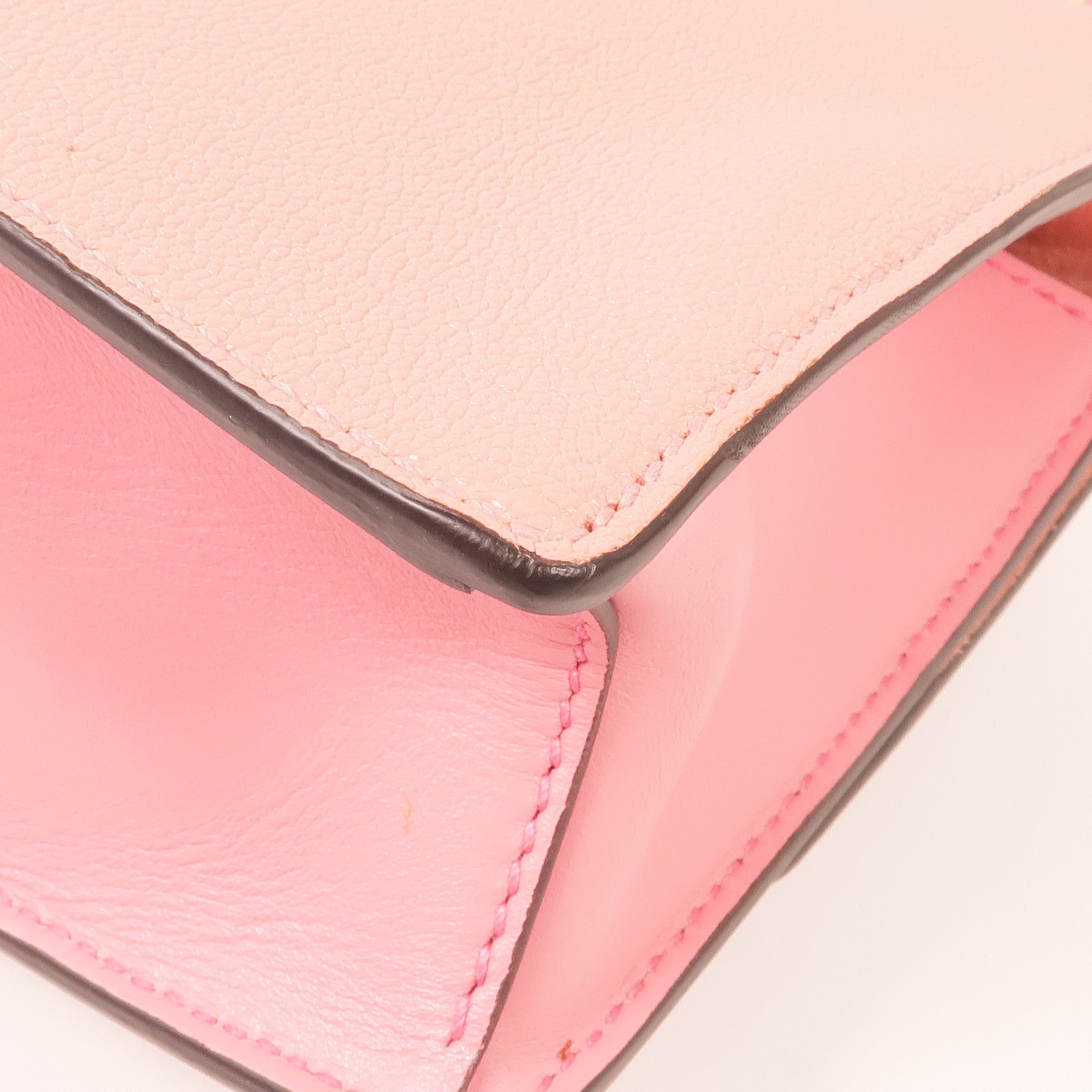 Miu Miu 山羊皮皮革Shoulder Bag金扣肩背袋