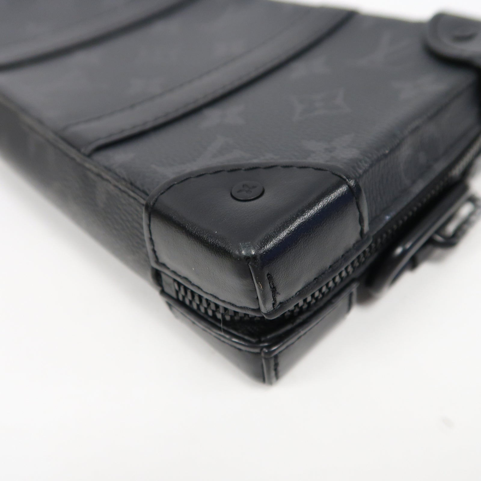 LOUIS VUITTON 【激減優惠】Monogram Eclipse Soft Trunk肩背袋黑色