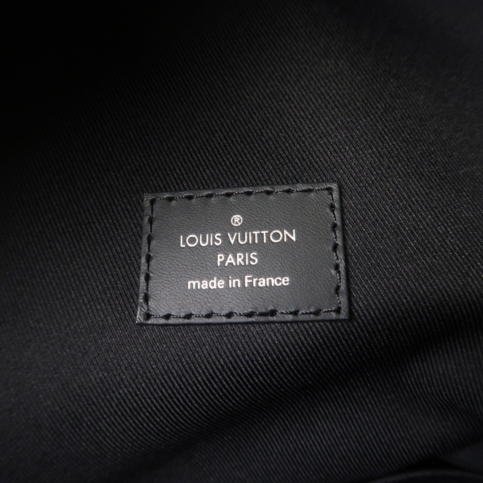 LOUIS VUITTON Monogram Eclipse Discovery銀扣背包黑色
