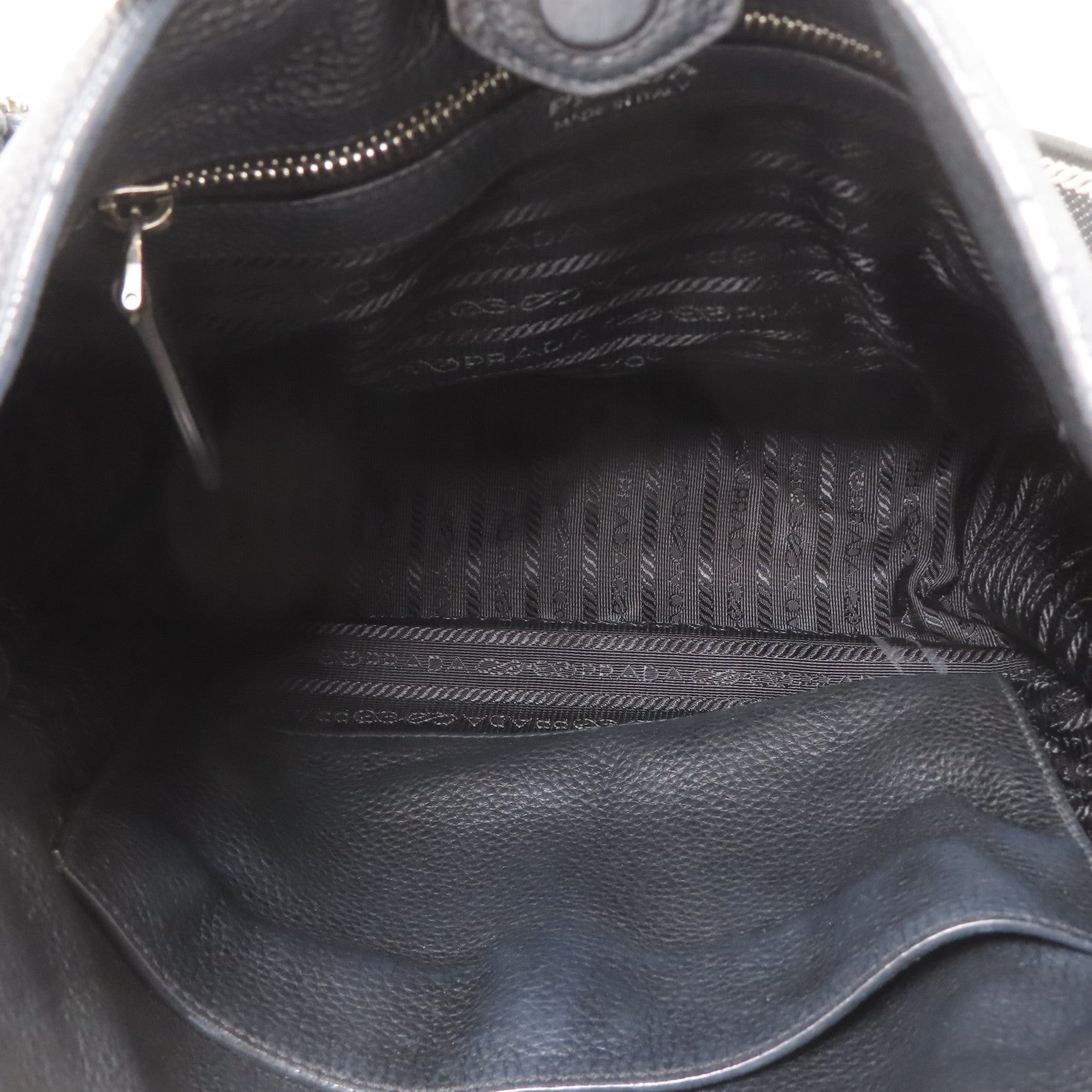 PRADA 皮革Shoulder Bag銀扣肩背袋