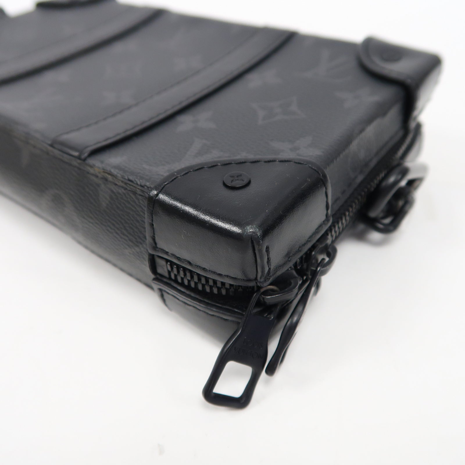 LOUIS VUITTON 【激減優惠】Monogram Eclipse Soft Trunk肩背袋黑色