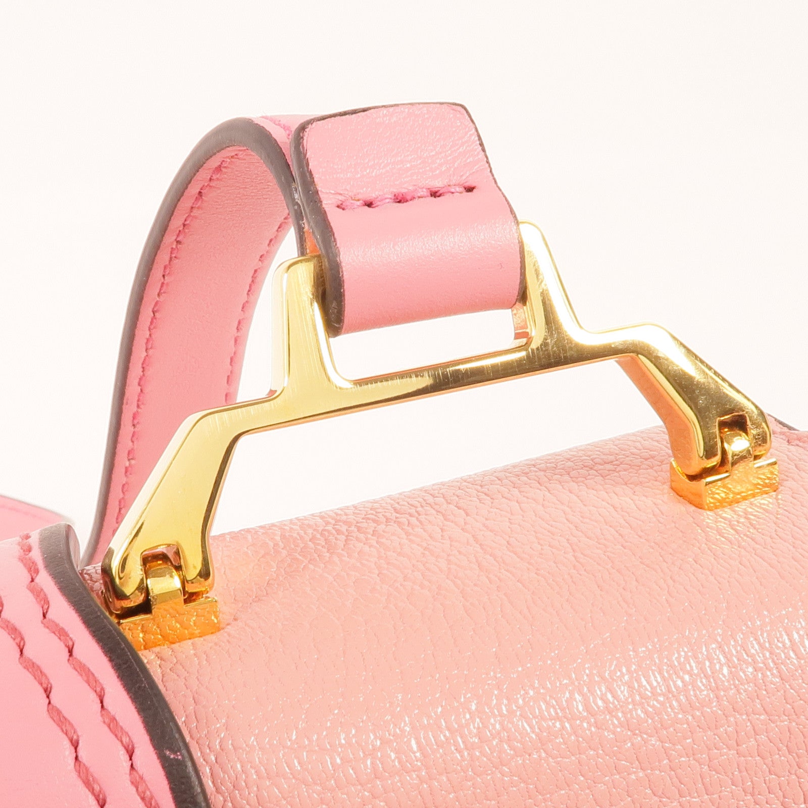 Miu Miu 山羊皮皮革Shoulder Bag金扣肩背袋