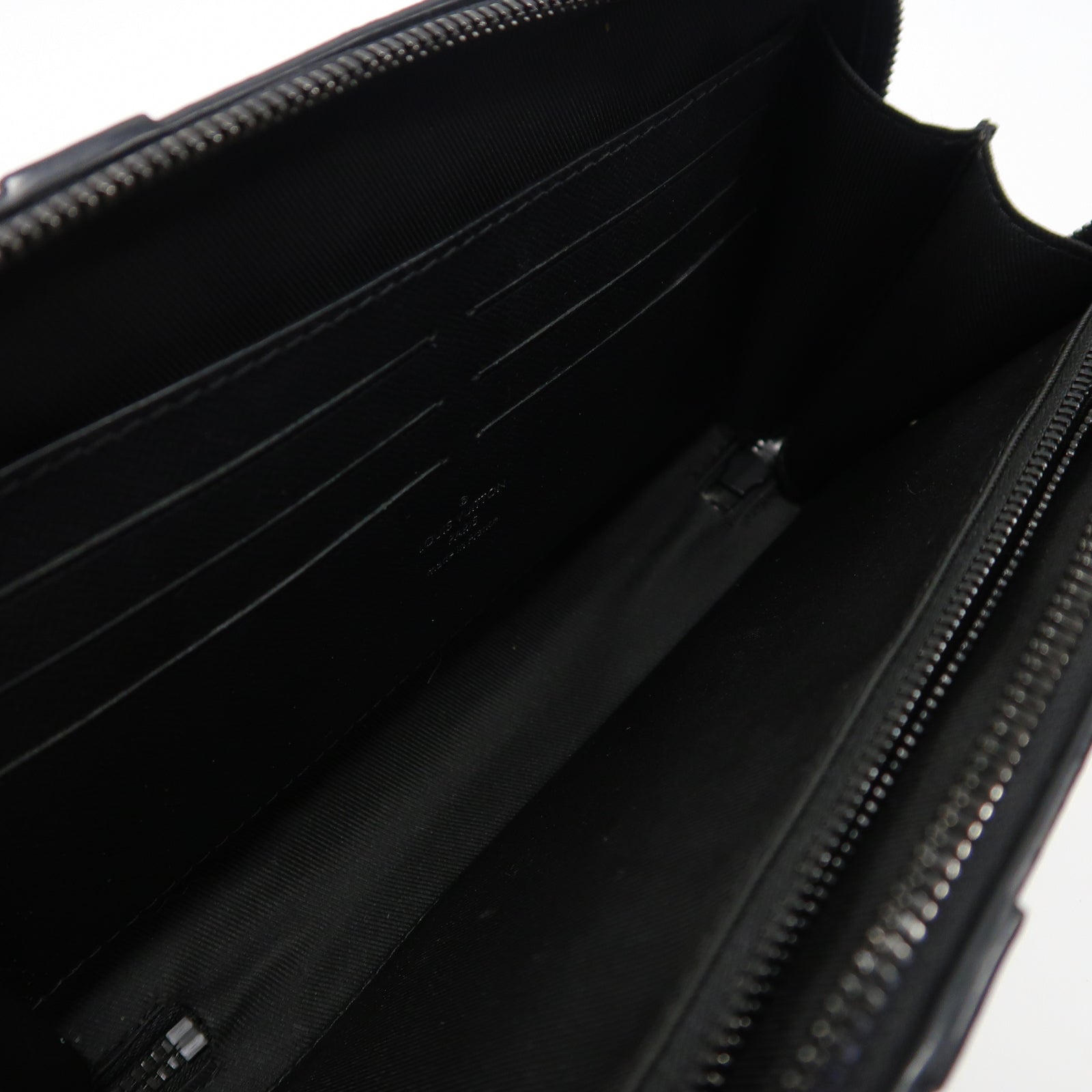 LOUIS VUITTON 【激減優惠】Monogram Eclipse Soft Trunk肩背袋黑色