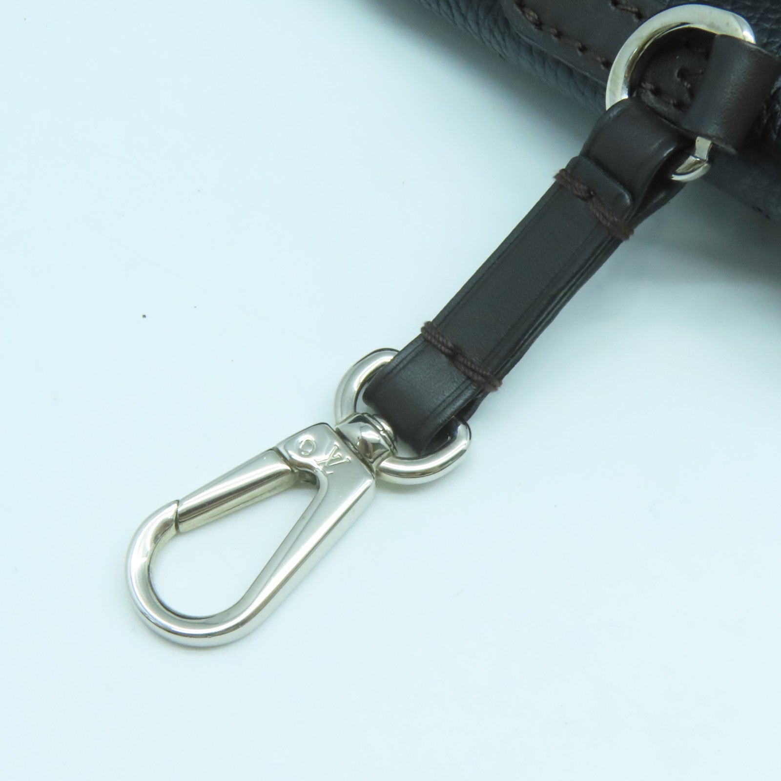 LOUIS VUITTON Monogram Mahina Hina MM銀扣肩背袋Noir黑色