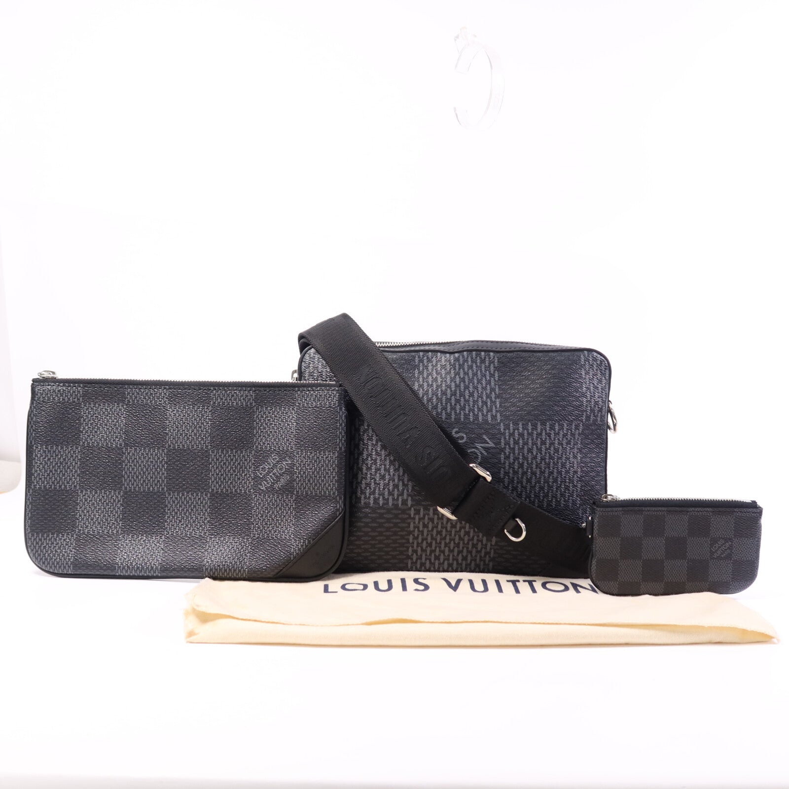 LOUIS VUITTON Damier Graphite Trio Messenger銀扣肩背袋