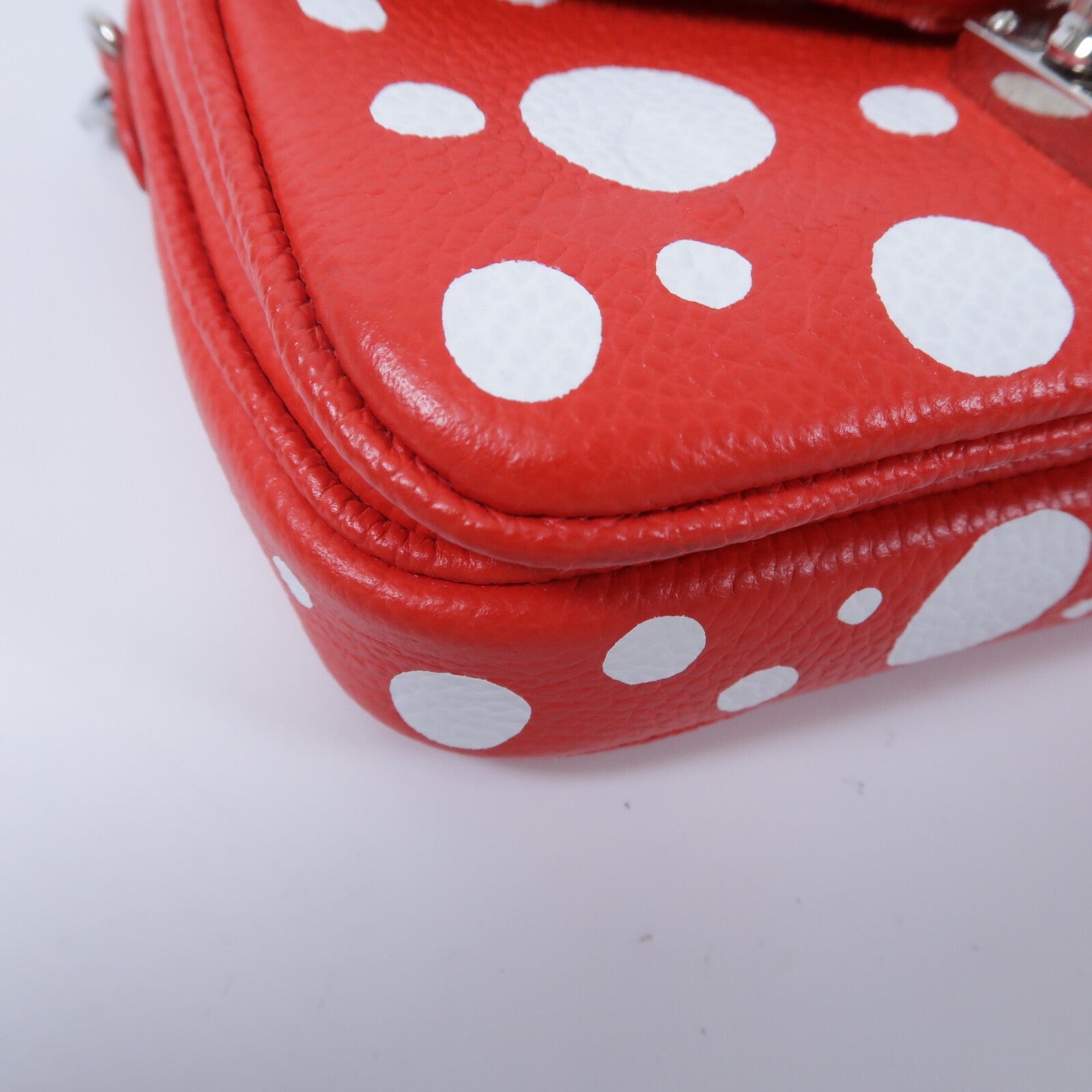 LOUIS VUITTON Monogram Empreinte LV x YK Micro Metis鏈帶肩背袋
