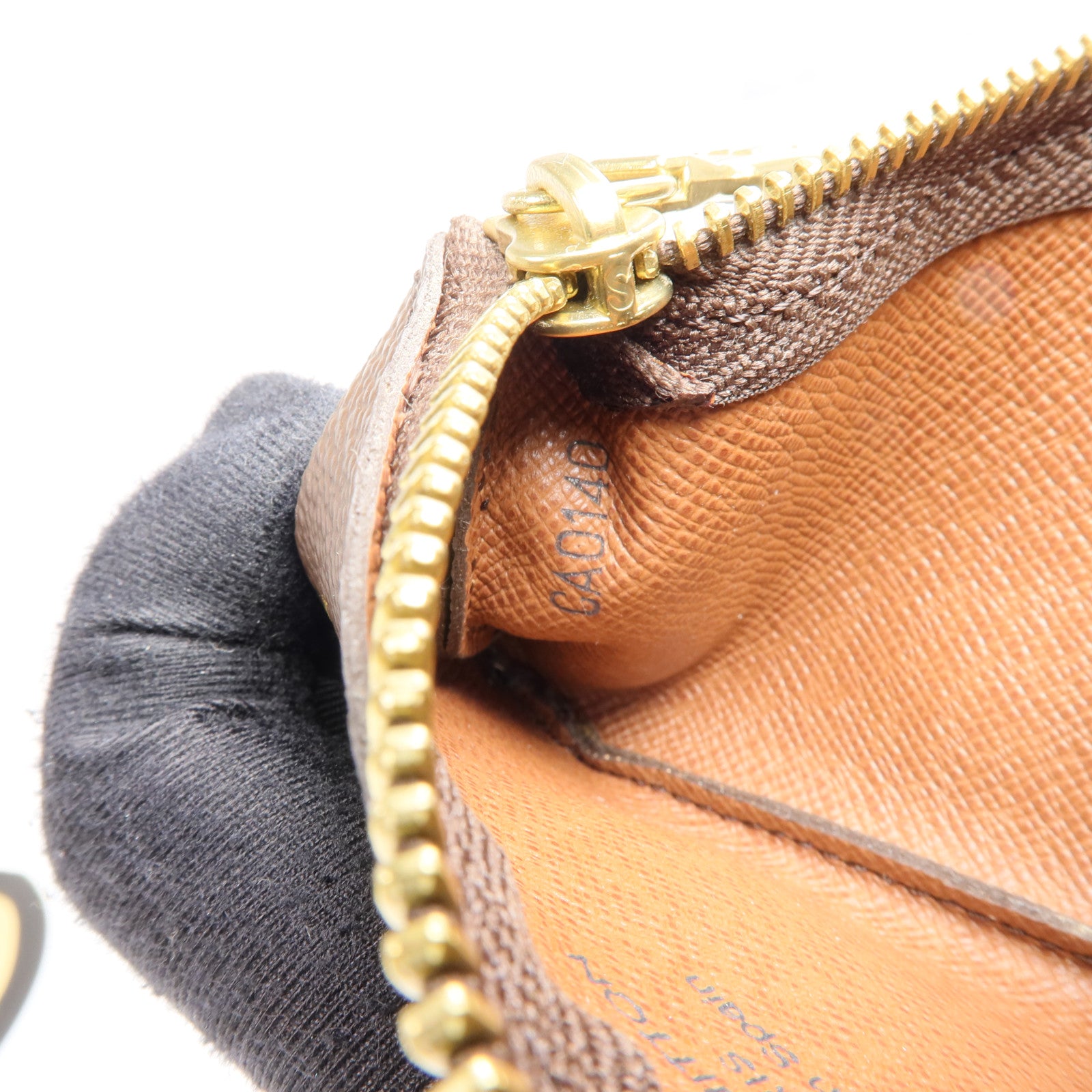 LOUIS VUITTON Monogram Key Pouch金扣鎖匙包