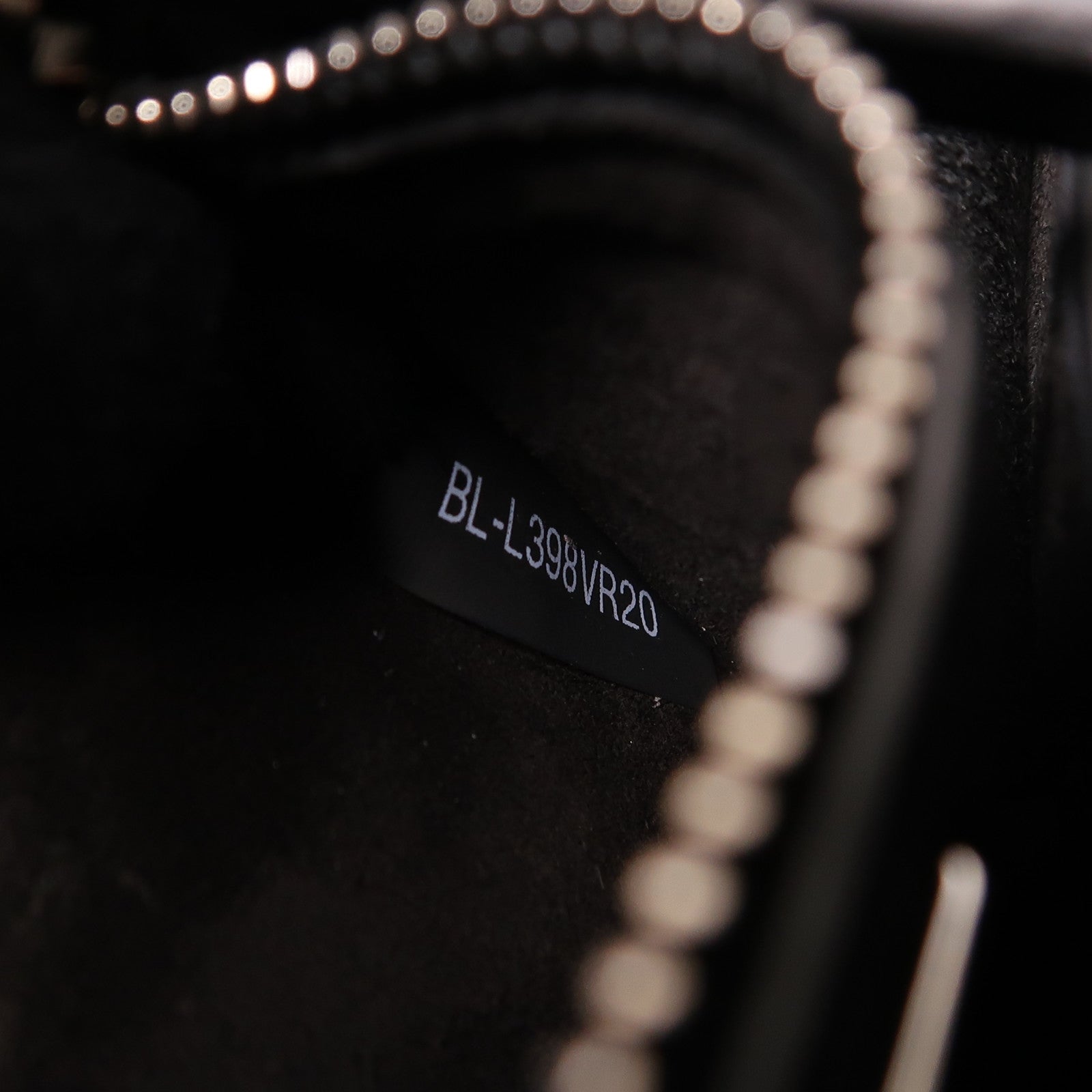 Valentino 皮革Chain Shoulder鏈帶肩背袋