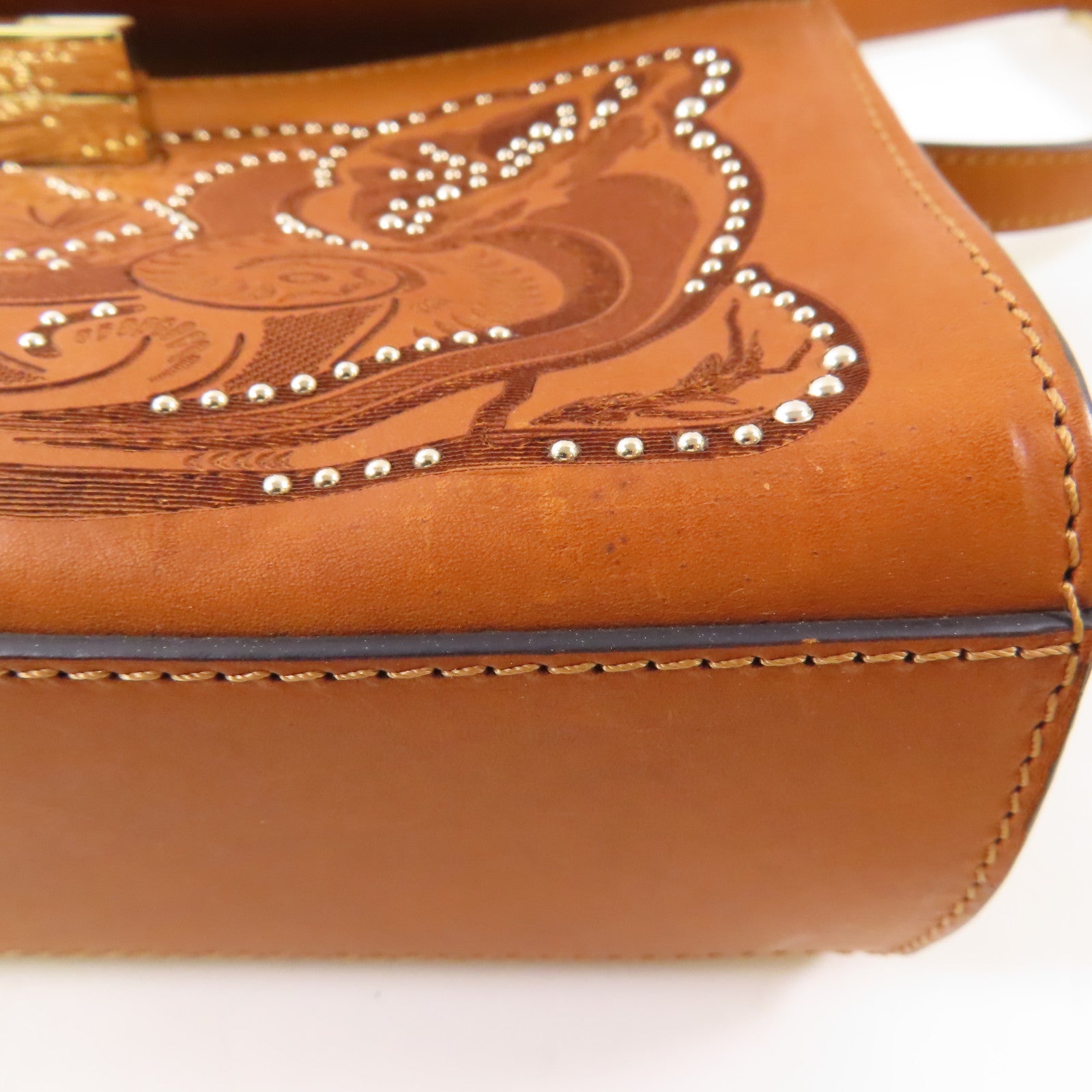 Valentino 牛皮皮革Shoulder Bag金扣肩背袋