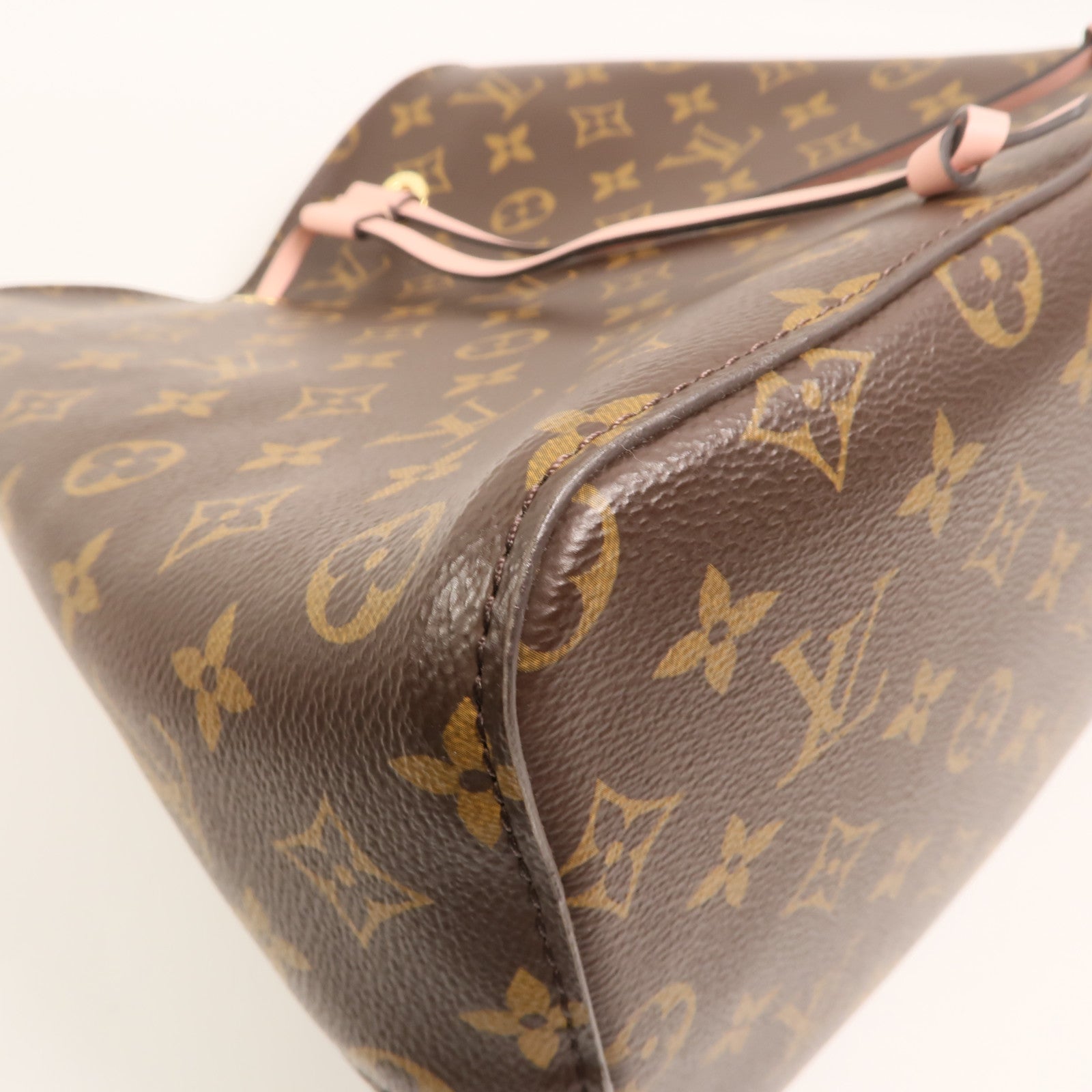 LOUIS VUITTON Monogram Neo Noe金扣肩背袋