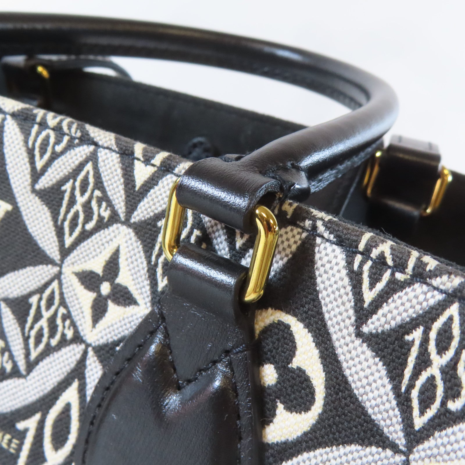 LOUIS VUITTON Monogram Jacquard Since 1854 On The Go金扣手挽肩背兩用袋黑色/白色