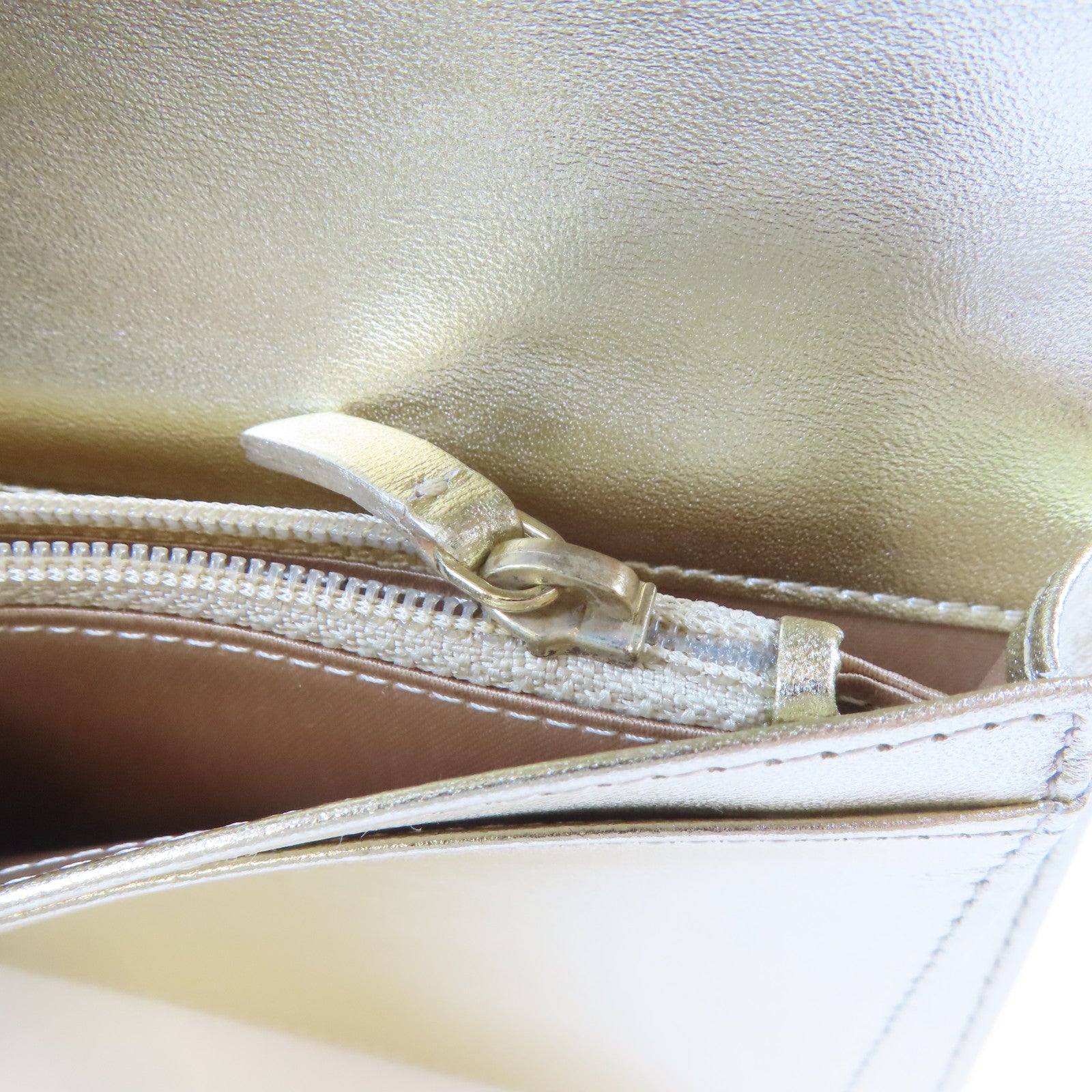 CHANEL 【激減優惠】牛皮皮革Long Wallet金扣長錢包金色