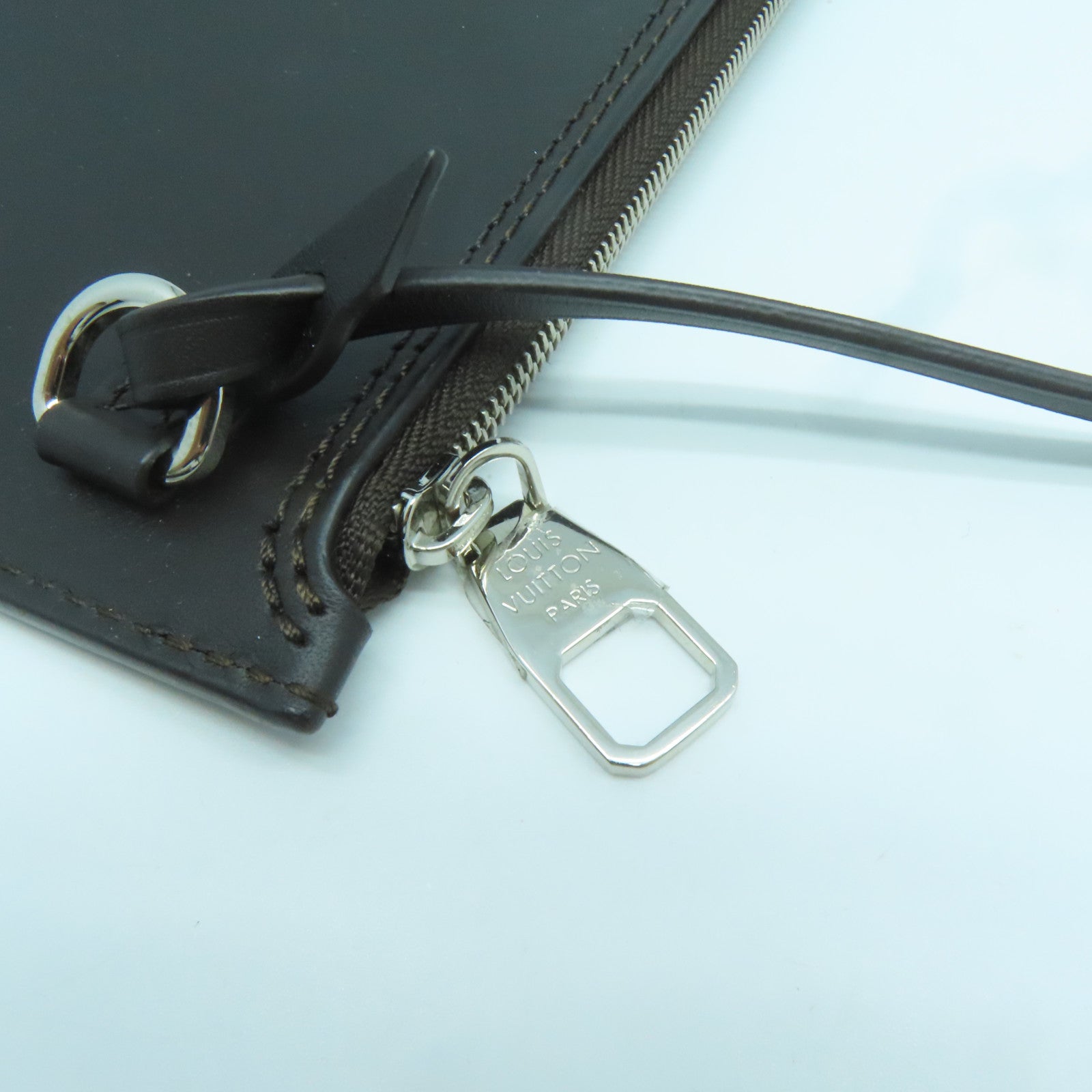 LOUIS VUITTON Monogram Mahina Hina MM銀扣肩背袋Noir黑色