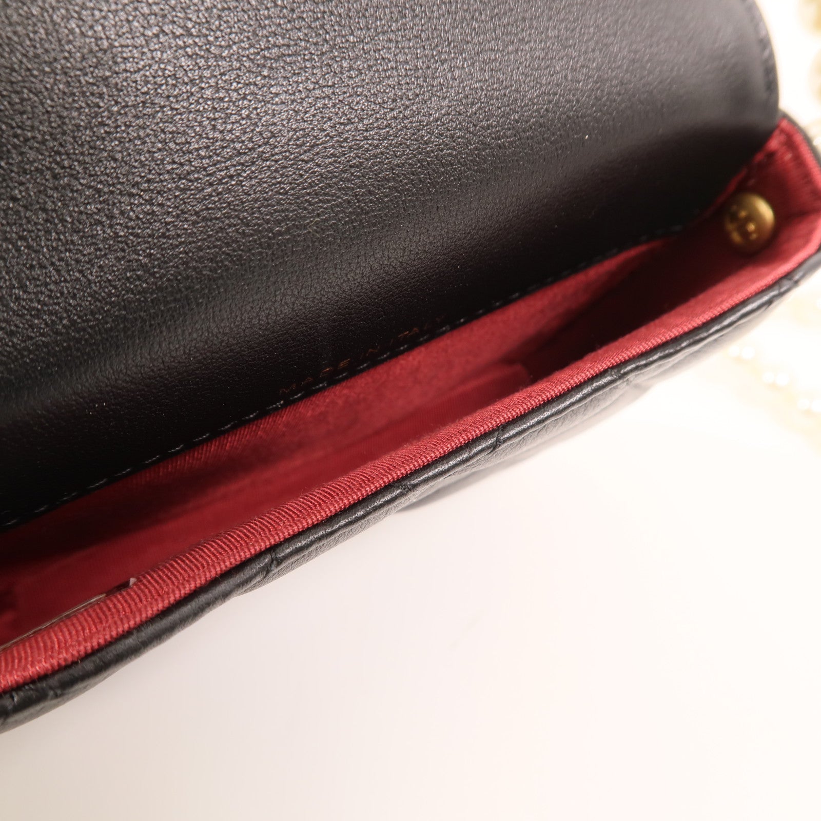 CHANEL 羊皮皮革Pearl Chain Wallet金扣鏈帶肩背袋